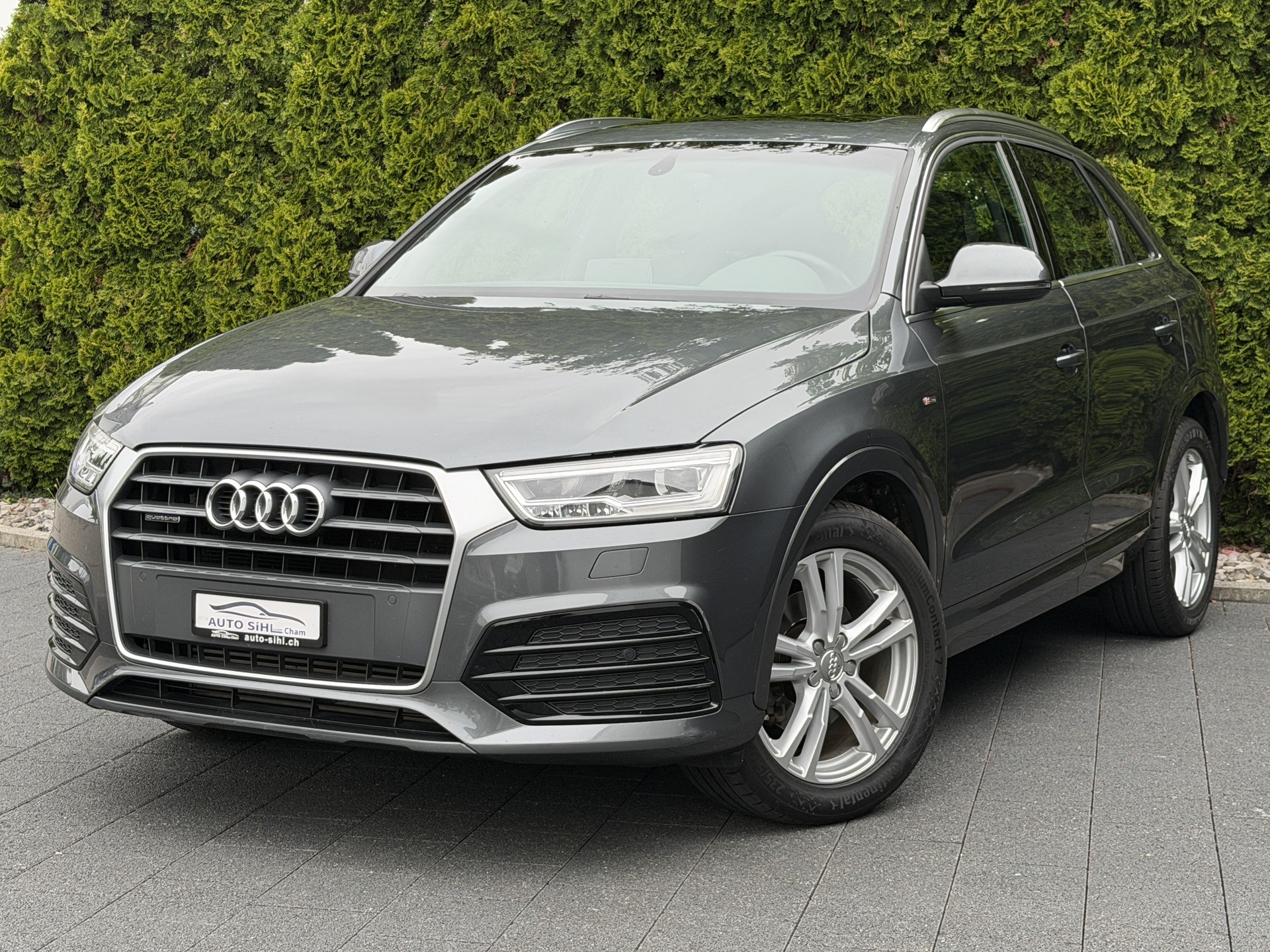 AUDI Q3 2.0 TFSI sport quattro S-tronic / CH-Fahrzeug-image-1