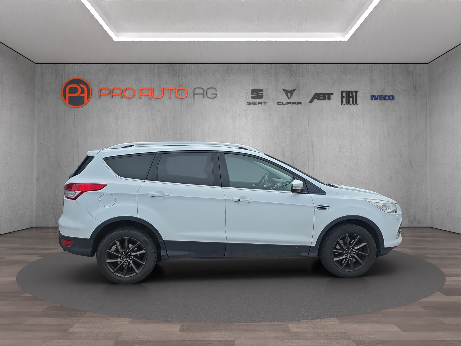 FORD Kuga 1.6 SCTi Titanium 4WD Automatic inkl. Anhängerkupplung-image-5