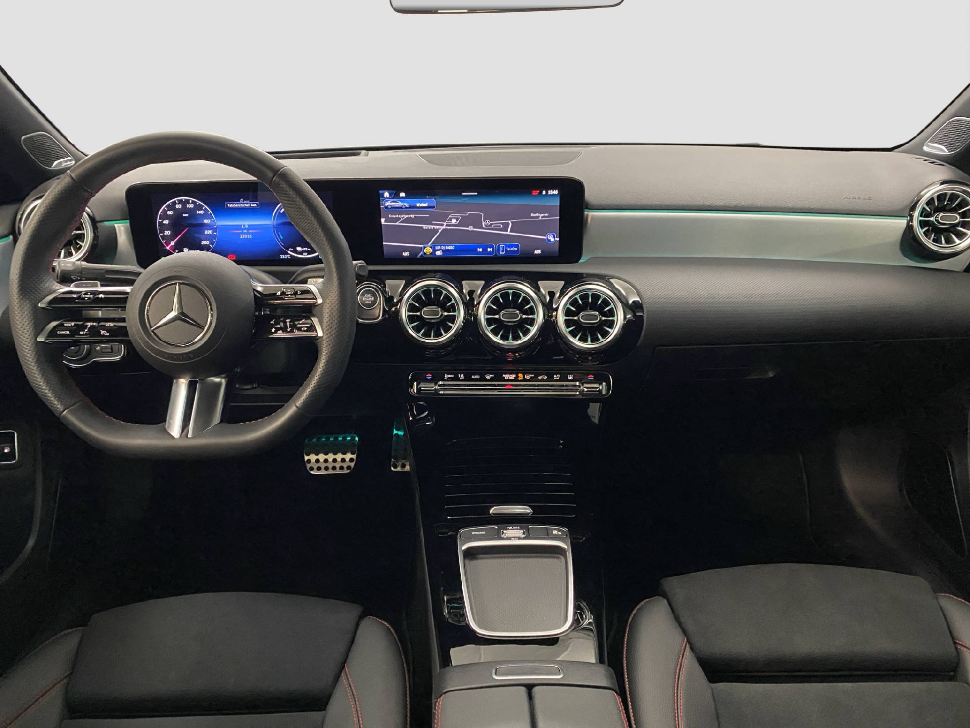 MERCEDES-BENZ A 250 e AMG Line Limousine-image-11