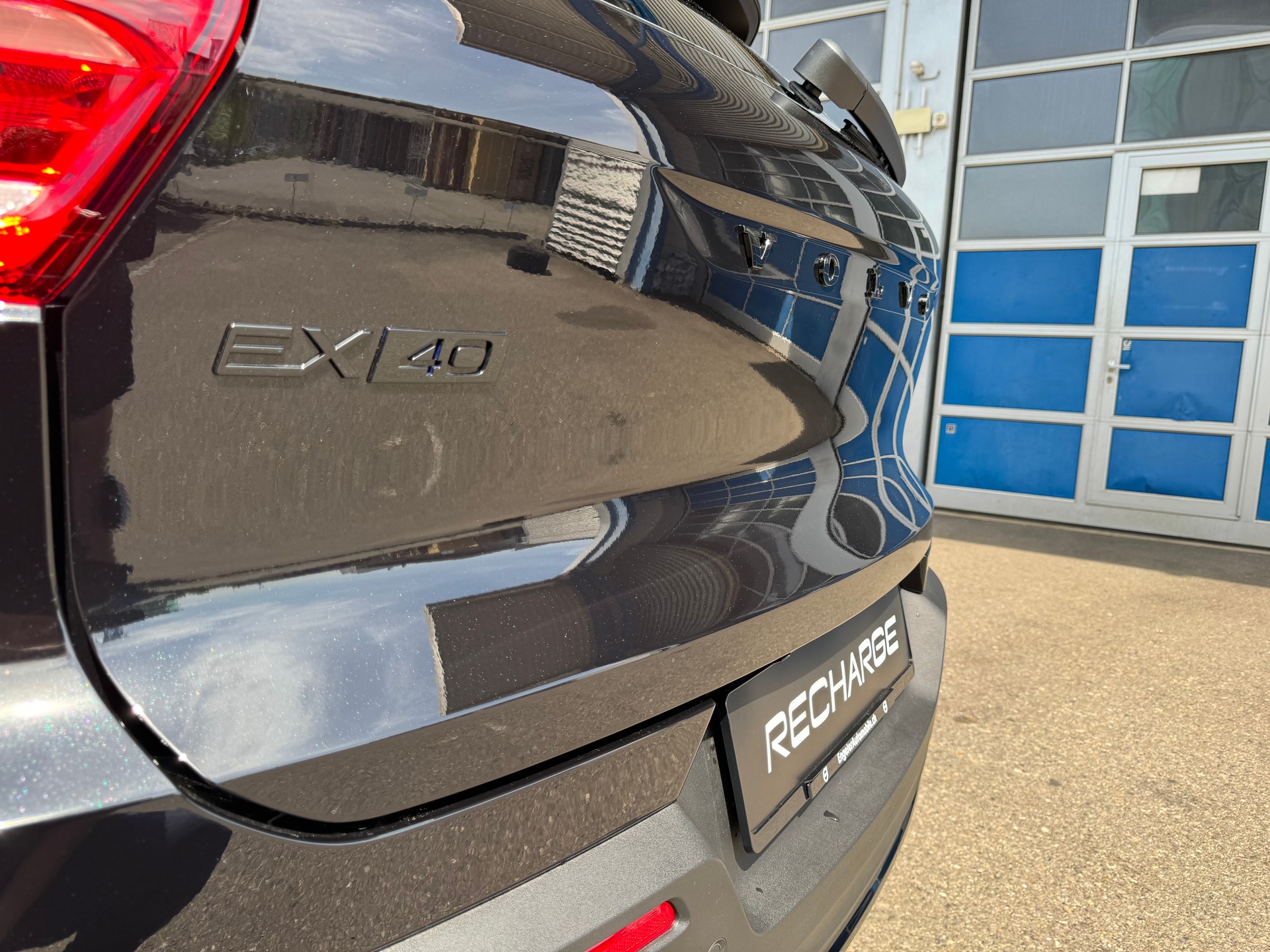VOLVO EX40 Twin Black Edition AWD-image-12