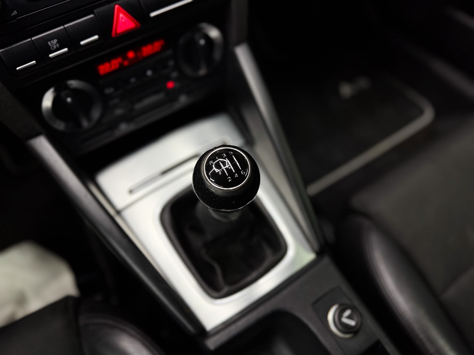 AUDI A3 Sportback 2.0 TDI Ambition S-Line-image-15