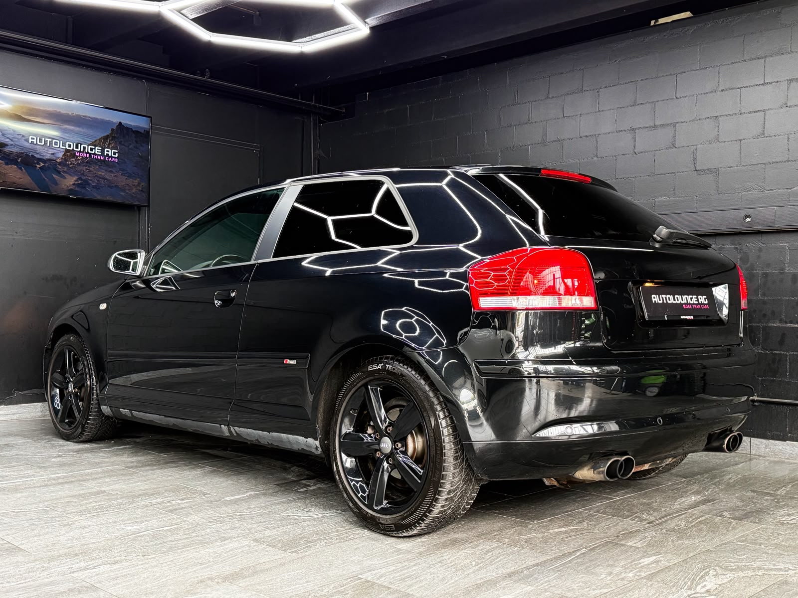 AUDI A3 Sportback 2.0 TDI Ambition S-Line-image-4