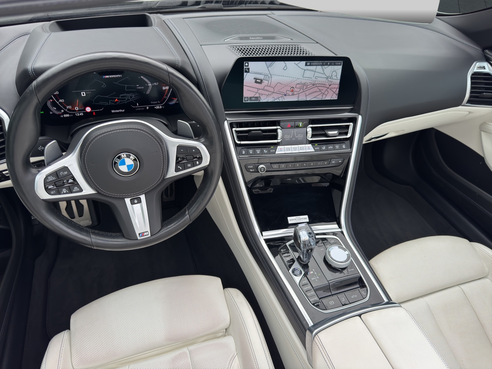 BMW M850i xDrive Cabriolet THE 8 Edition Haute Couture-image-9