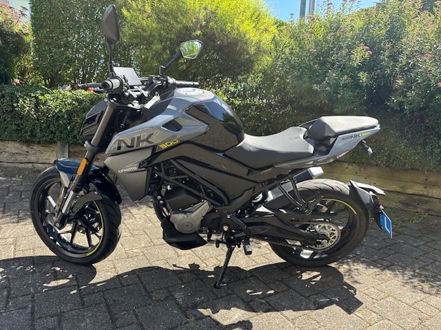 CF MOTO 300NK-showroom-element-3