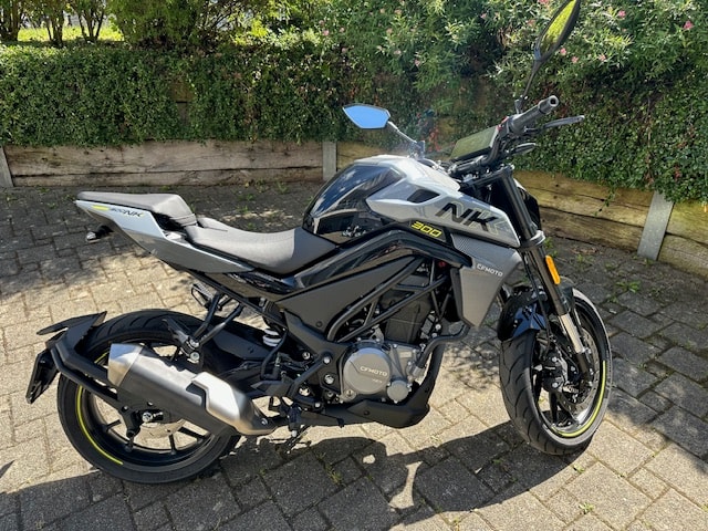 CF MOTO 300NK
