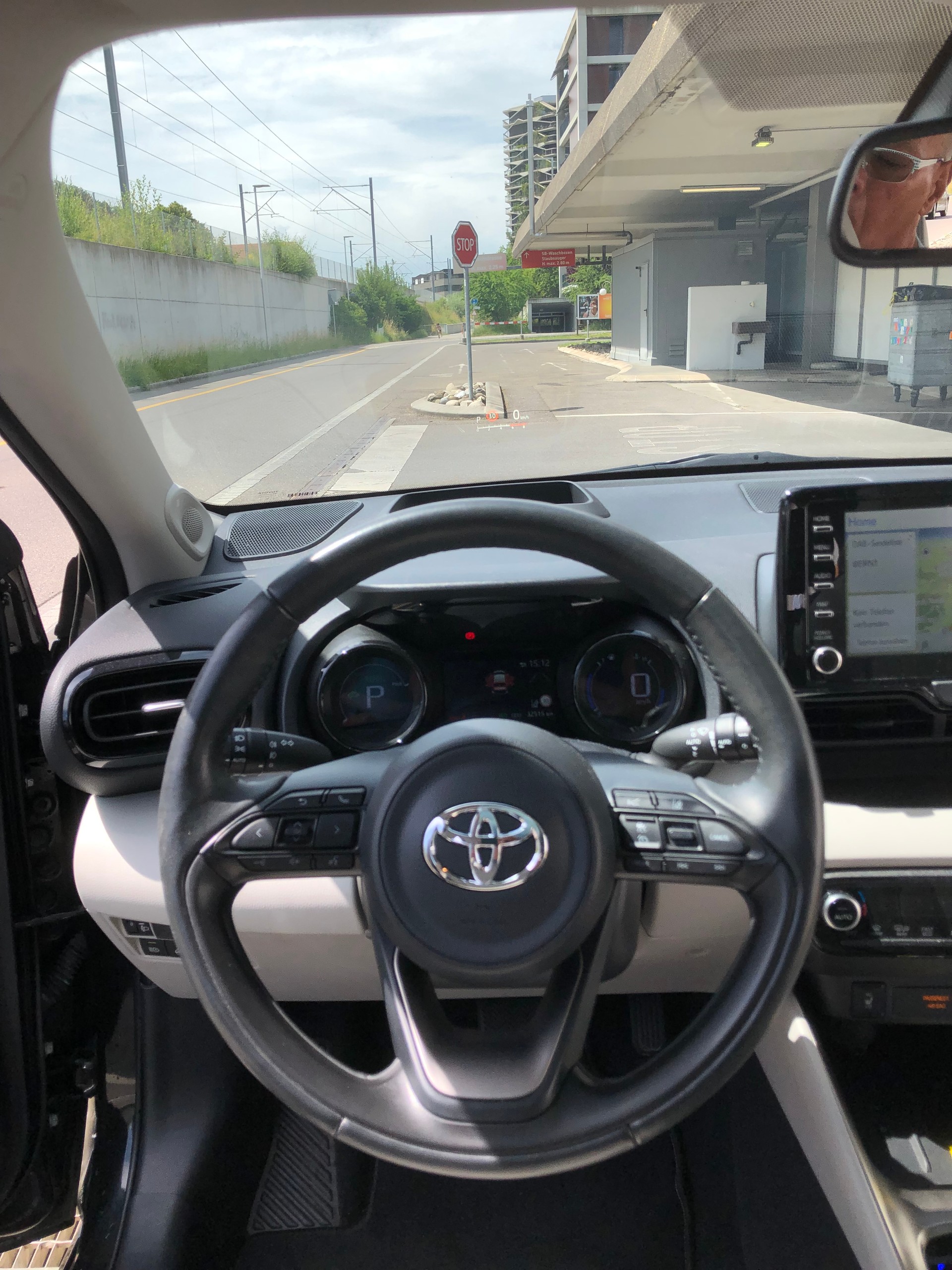 TOYOTA 1.5 VVT-i HSD Premium-image-4