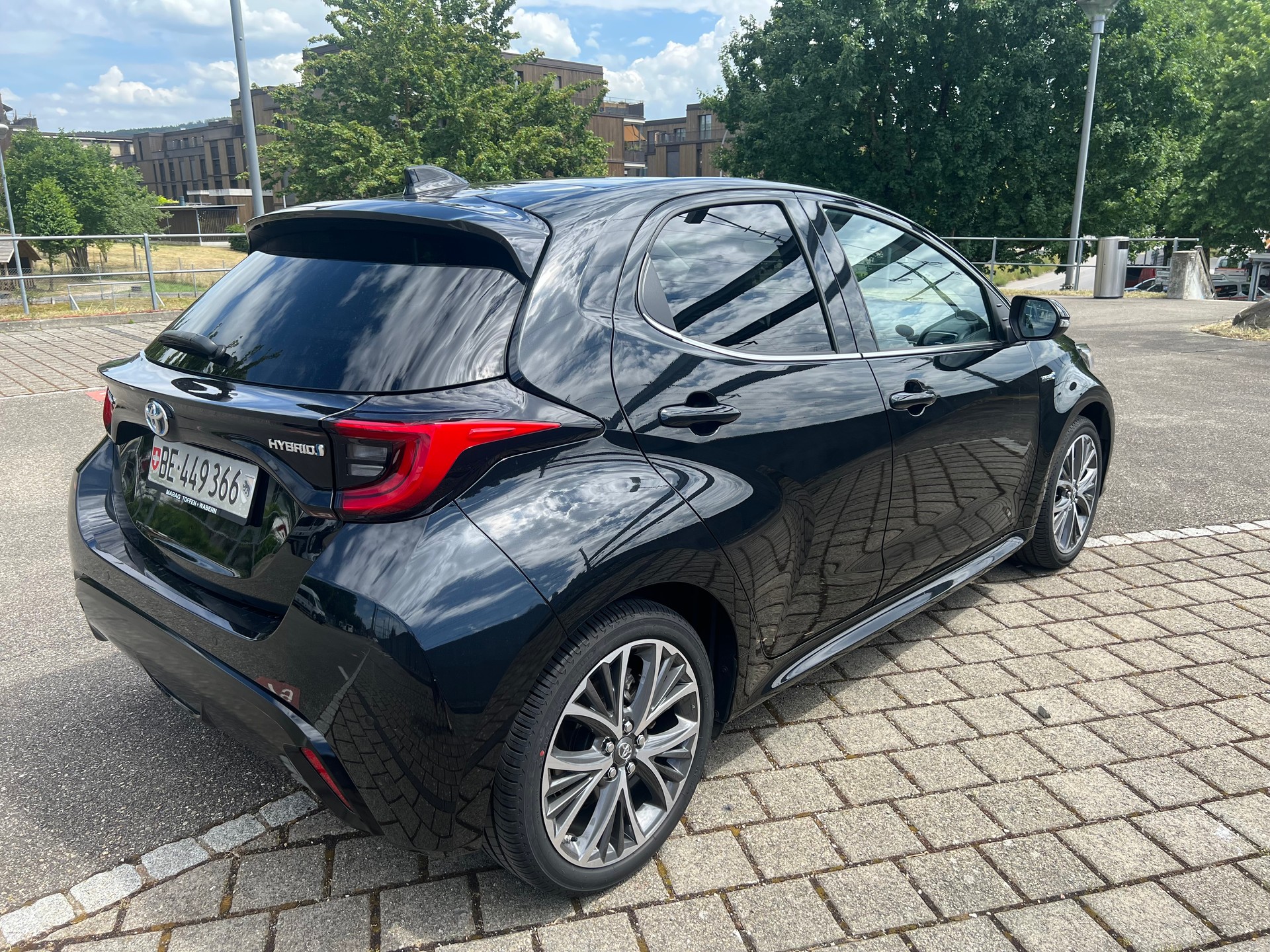 TOYOTA 1.5 VVT-i HSD Premium-image-1