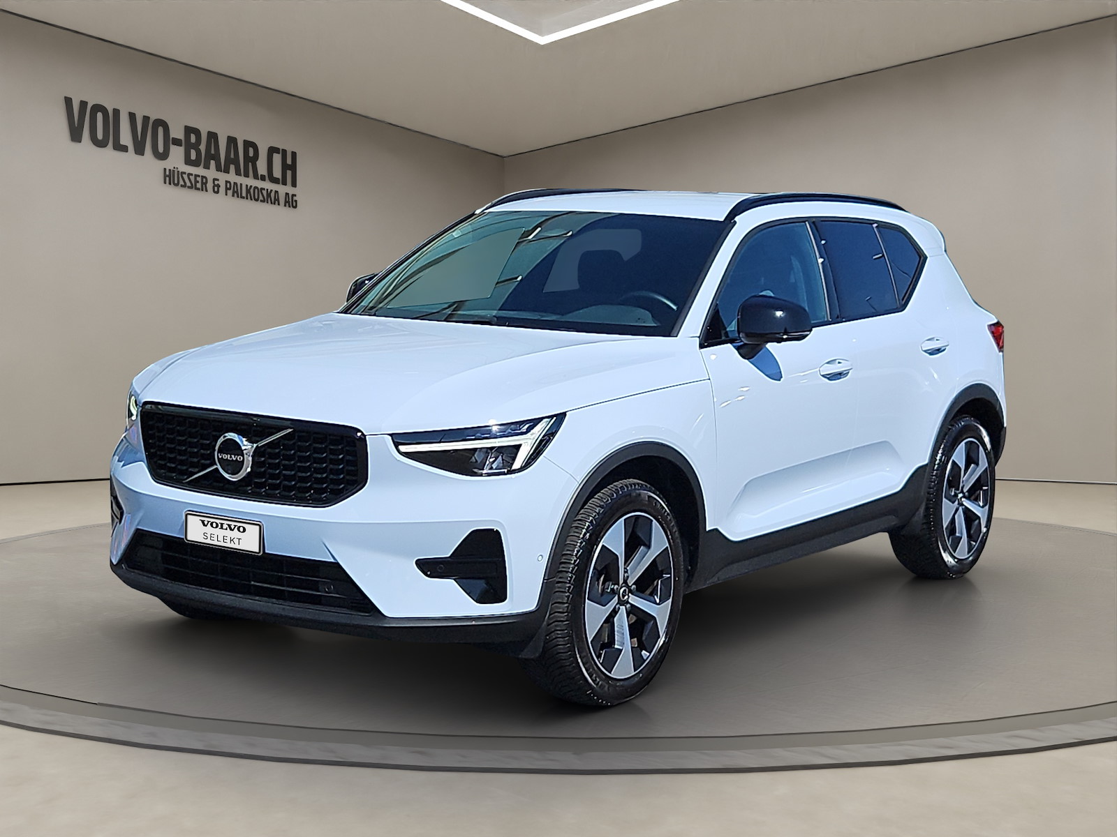VOLVO XC40 2.0 B3 MH Plus Dark-image-0