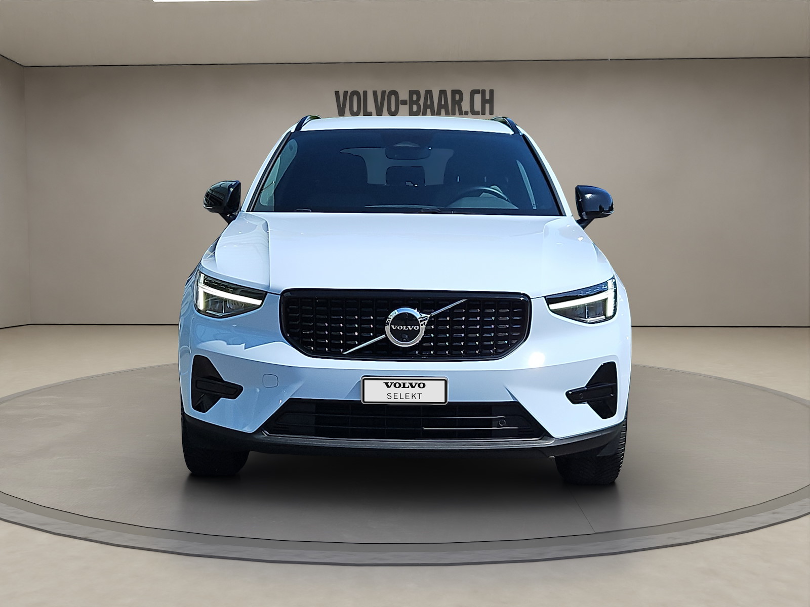 VOLVO XC40 2.0 B3 MH Plus Dark-image-7