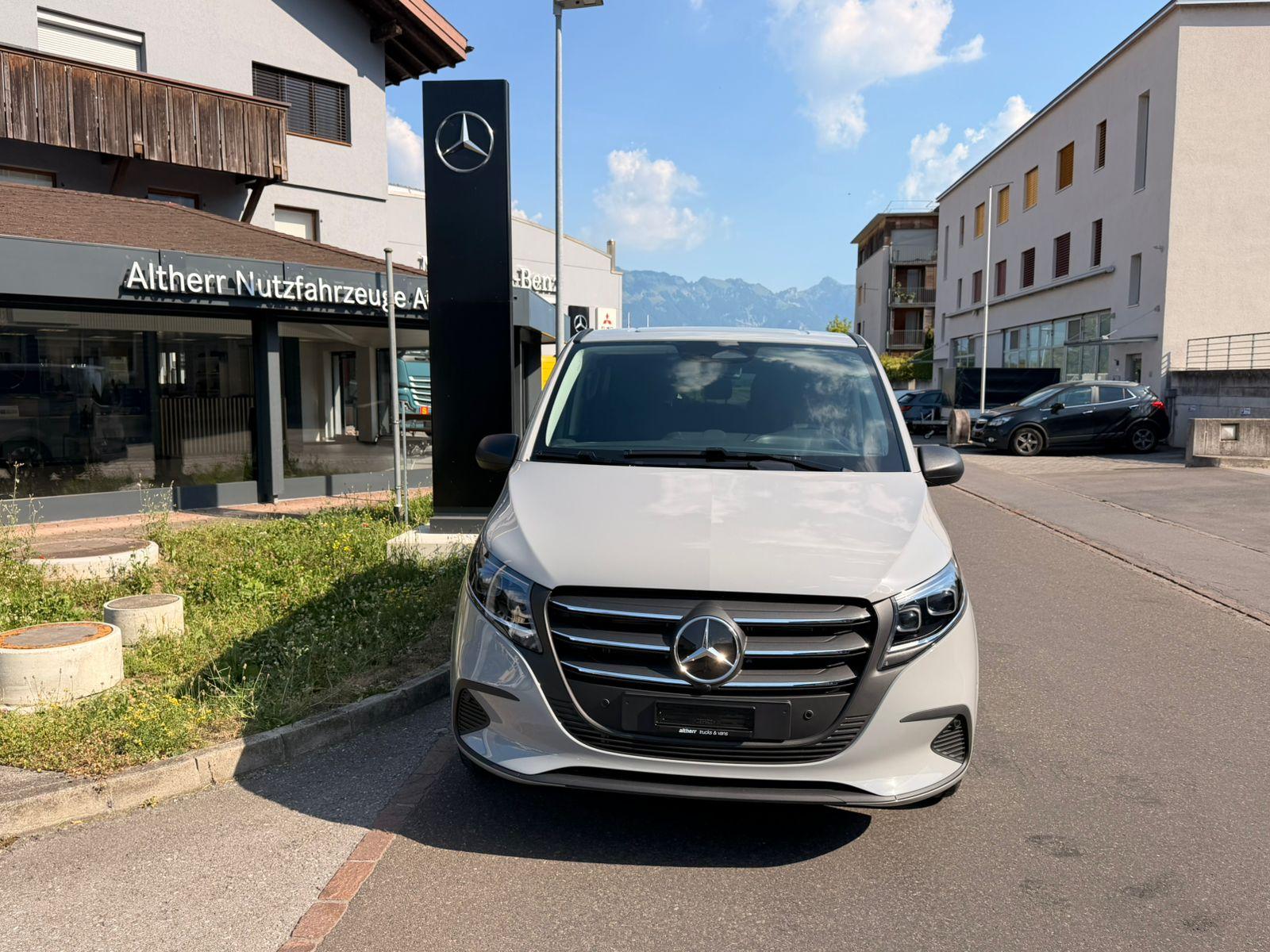 MERCEDES-BENZ Vito 116 CDI KB L Family II 4x4-showroom-element-1