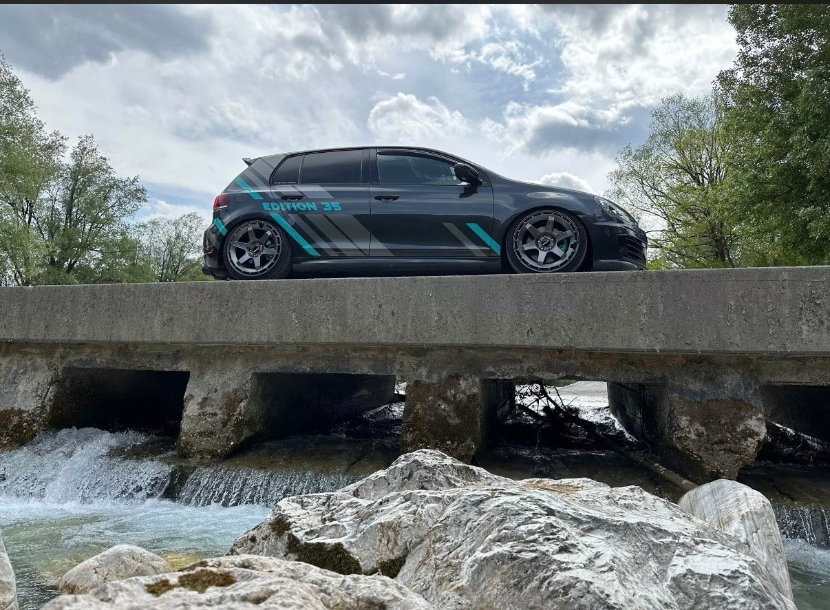 VW 2.0 TSI GTI Edition 35 DSG-image-2