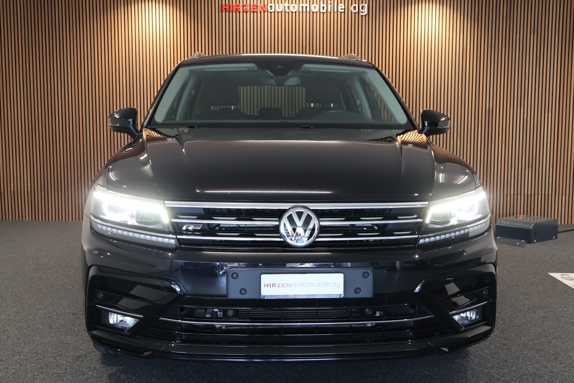 VW Tiguan 2.0 TDI SCR R Line 4Motion DSG-image-30