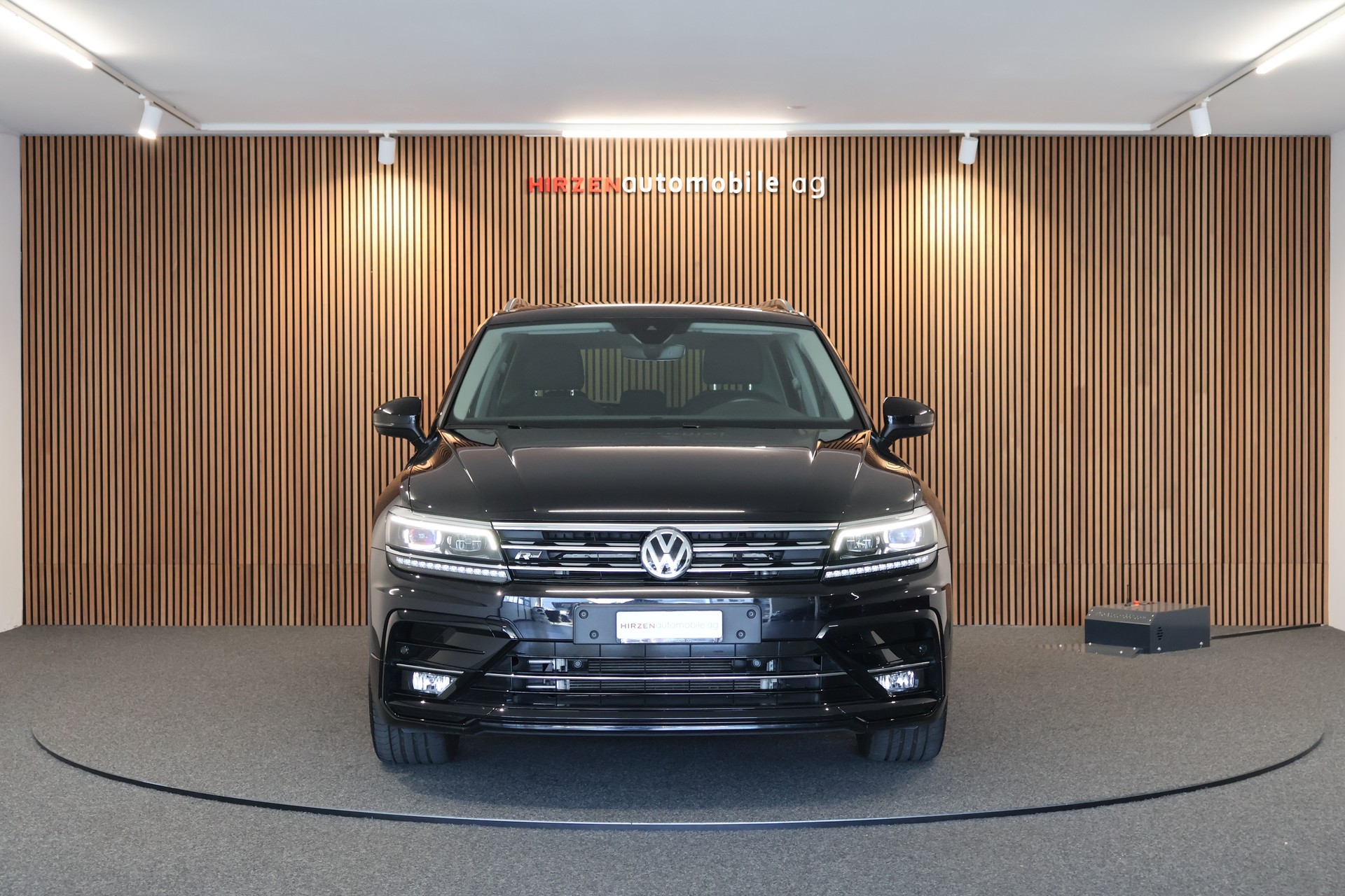 VW Tiguan 2.0 TDI SCR R Line 4Motion DSG-image-7