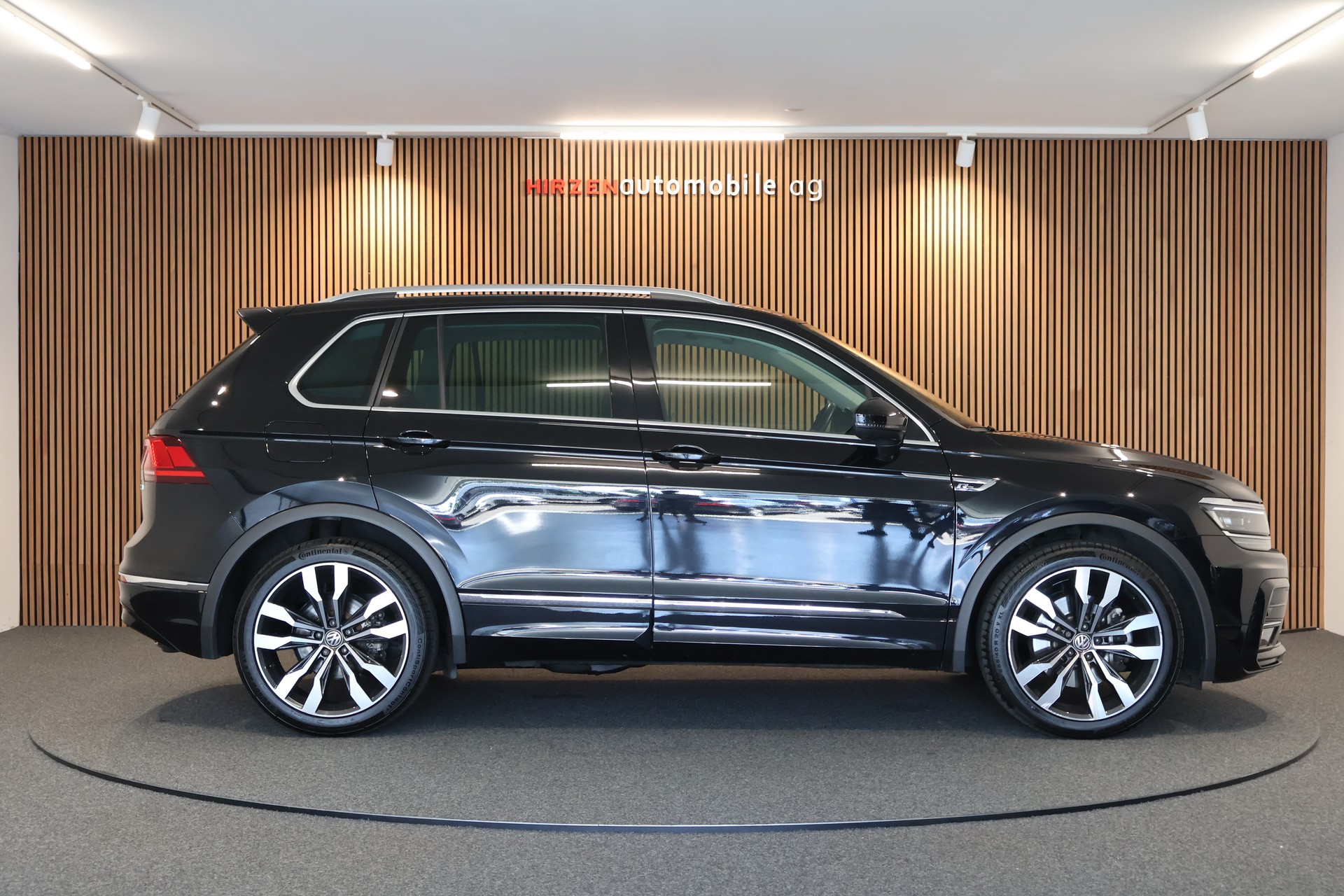 VW Tiguan 2.0 TDI SCR R Line 4Motion DSG-image-5
