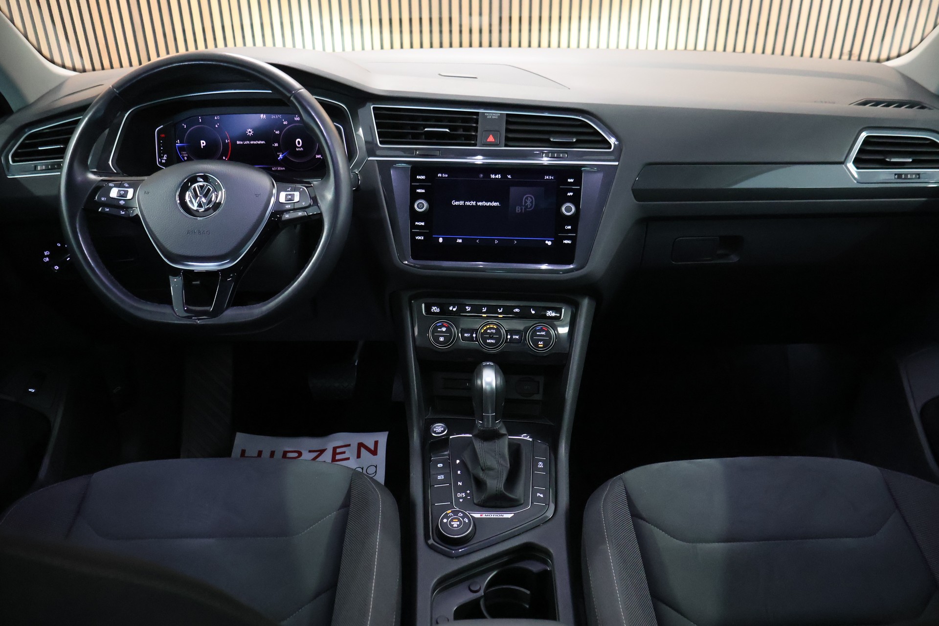 VW Tiguan 2.0 TDI SCR R Line 4Motion DSG-image-15