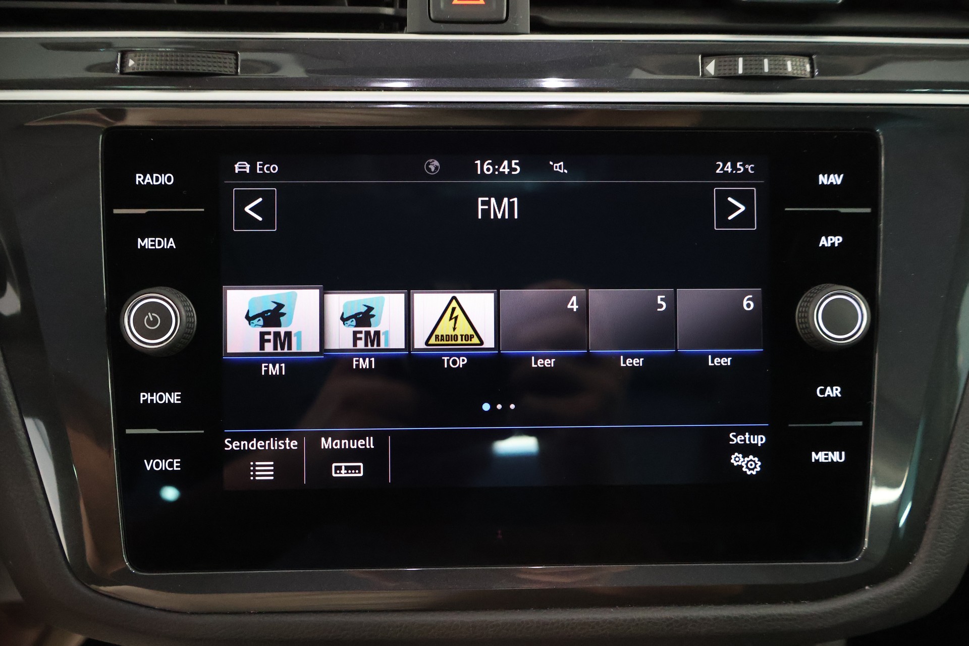VW Tiguan 2.0 TDI SCR R Line 4Motion DSG-image-18