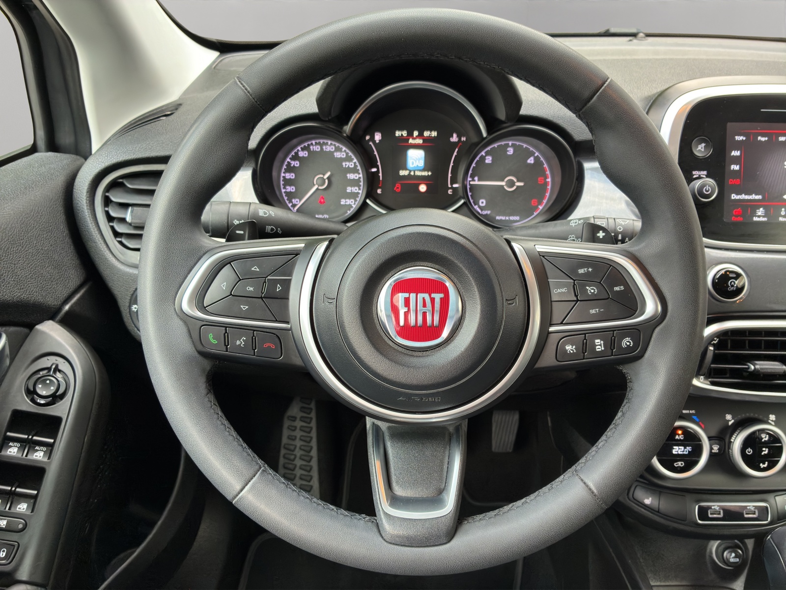 FIAT 500X 2.0MJ Cross 4x4 Automatic-image-9