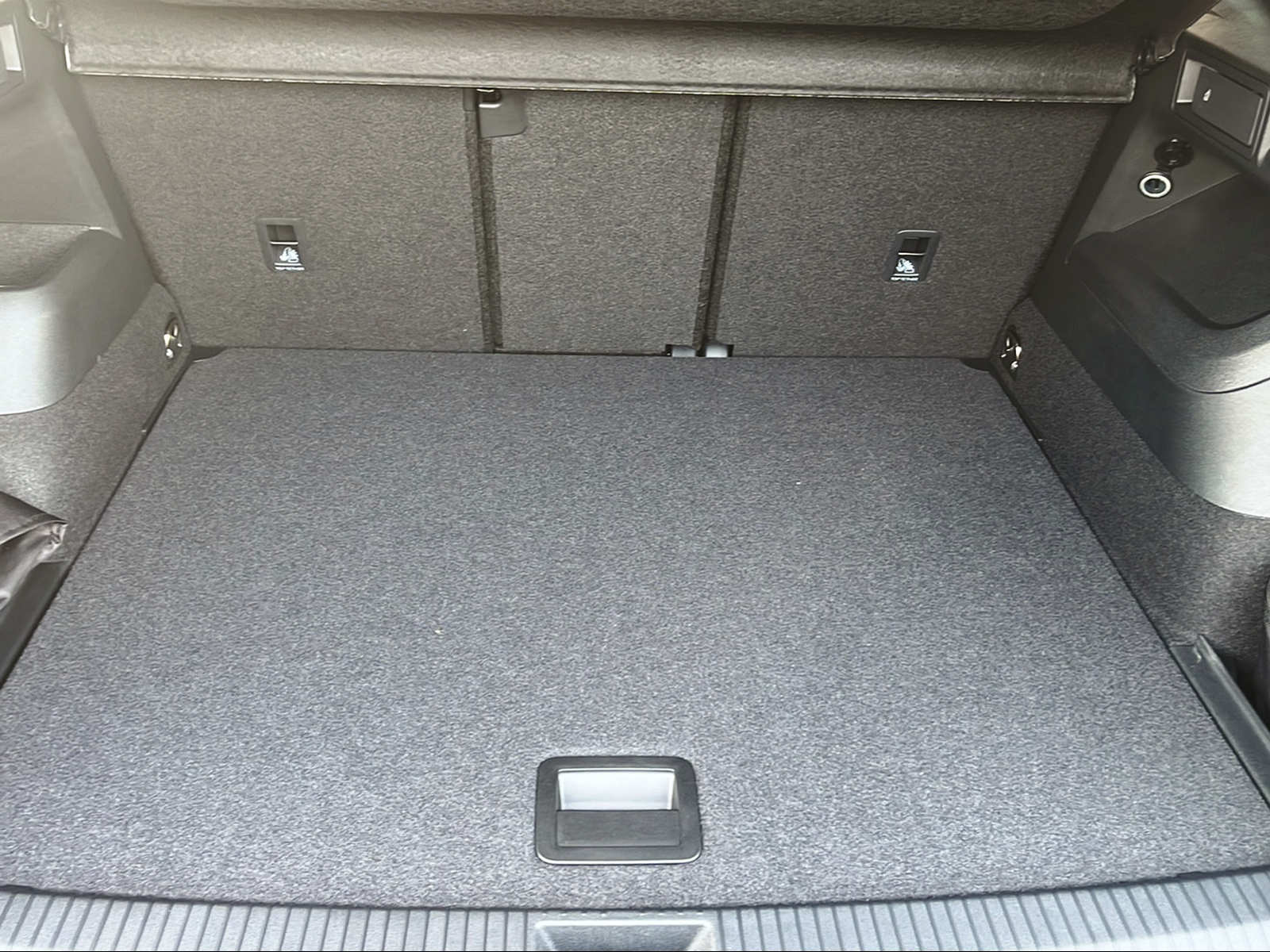 VW VW TIGUAN R-LINE-image-13