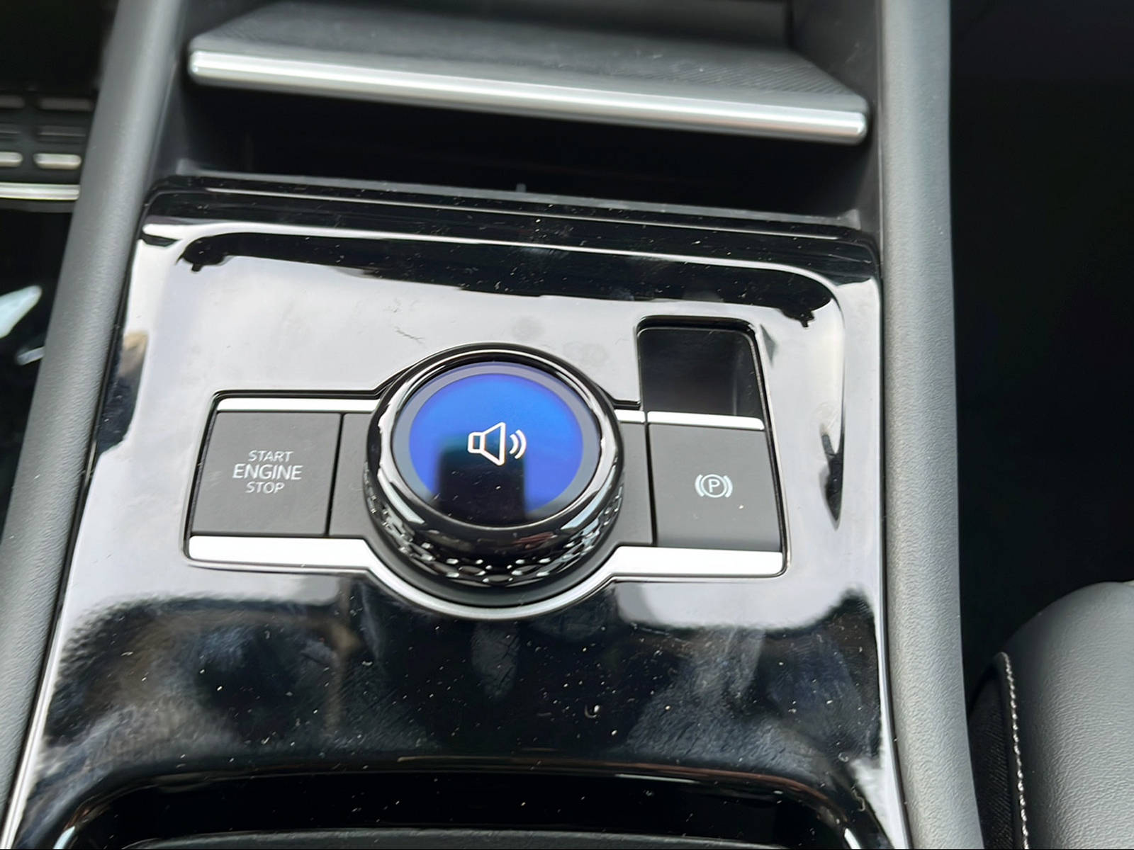 VW VW TIGUAN R-LINE-image-11