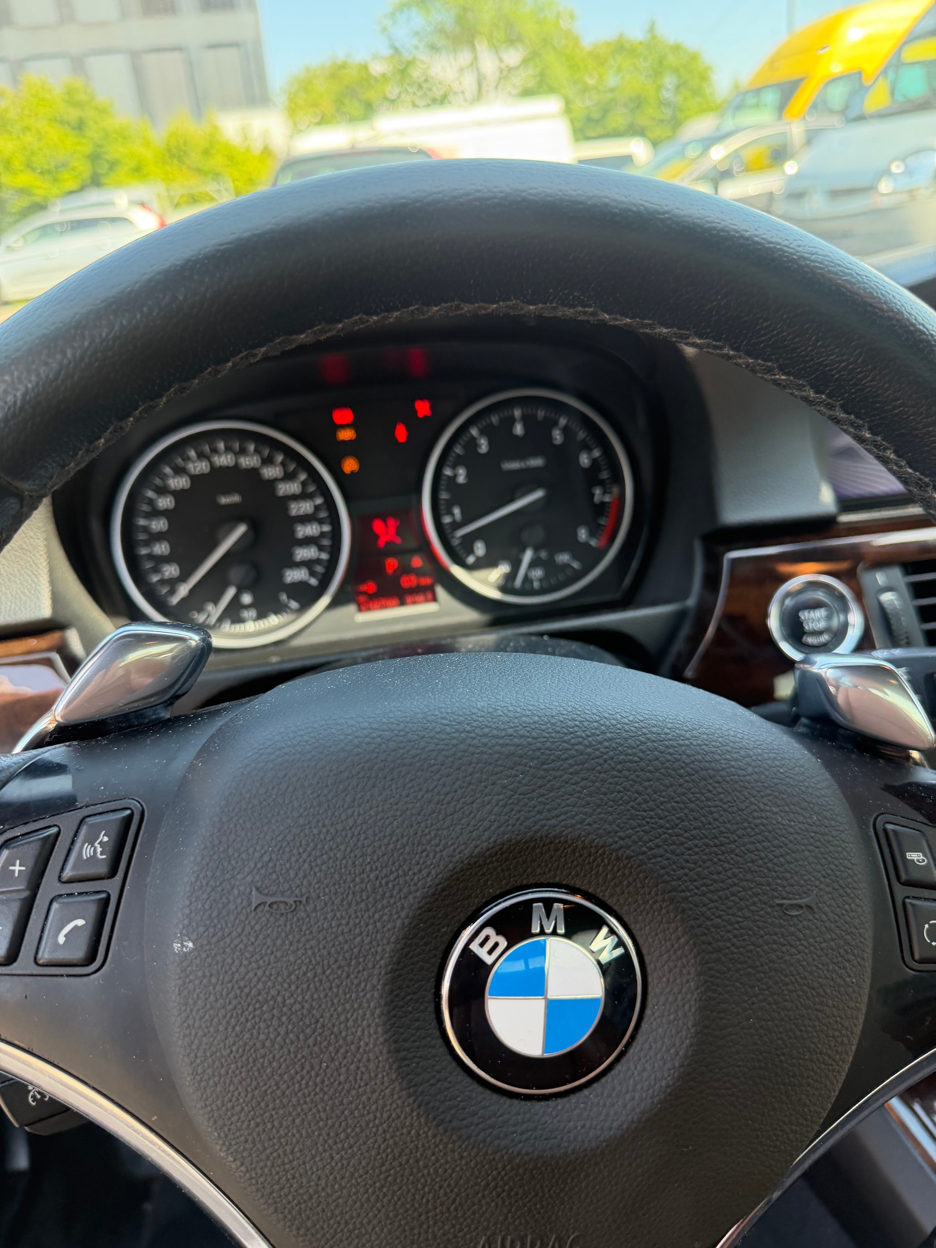 BMW 335i Coupé DSG-image-11