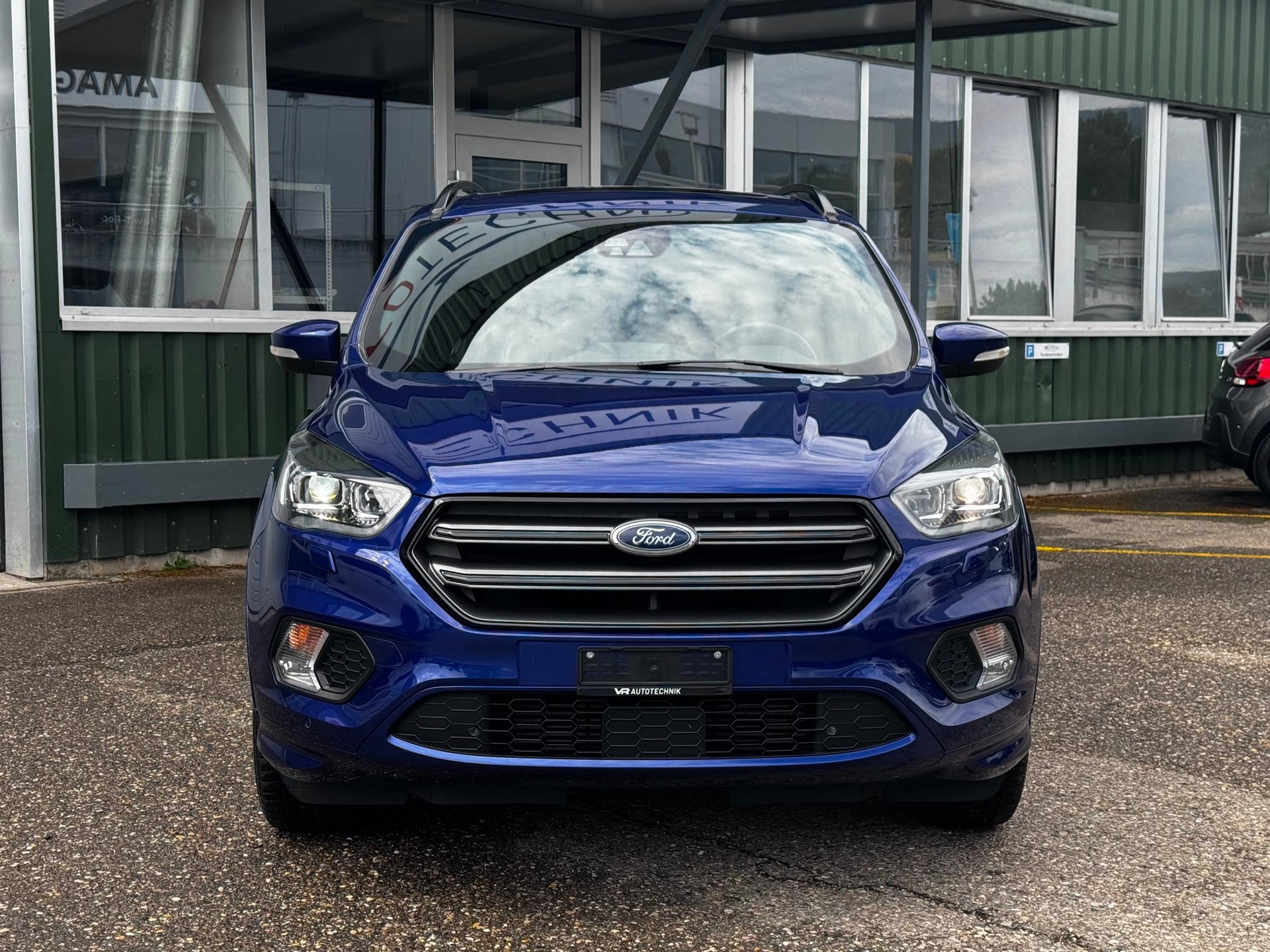 FORD Kuga 2.0 TDCi ST Line 4WD PowerShift-image-3