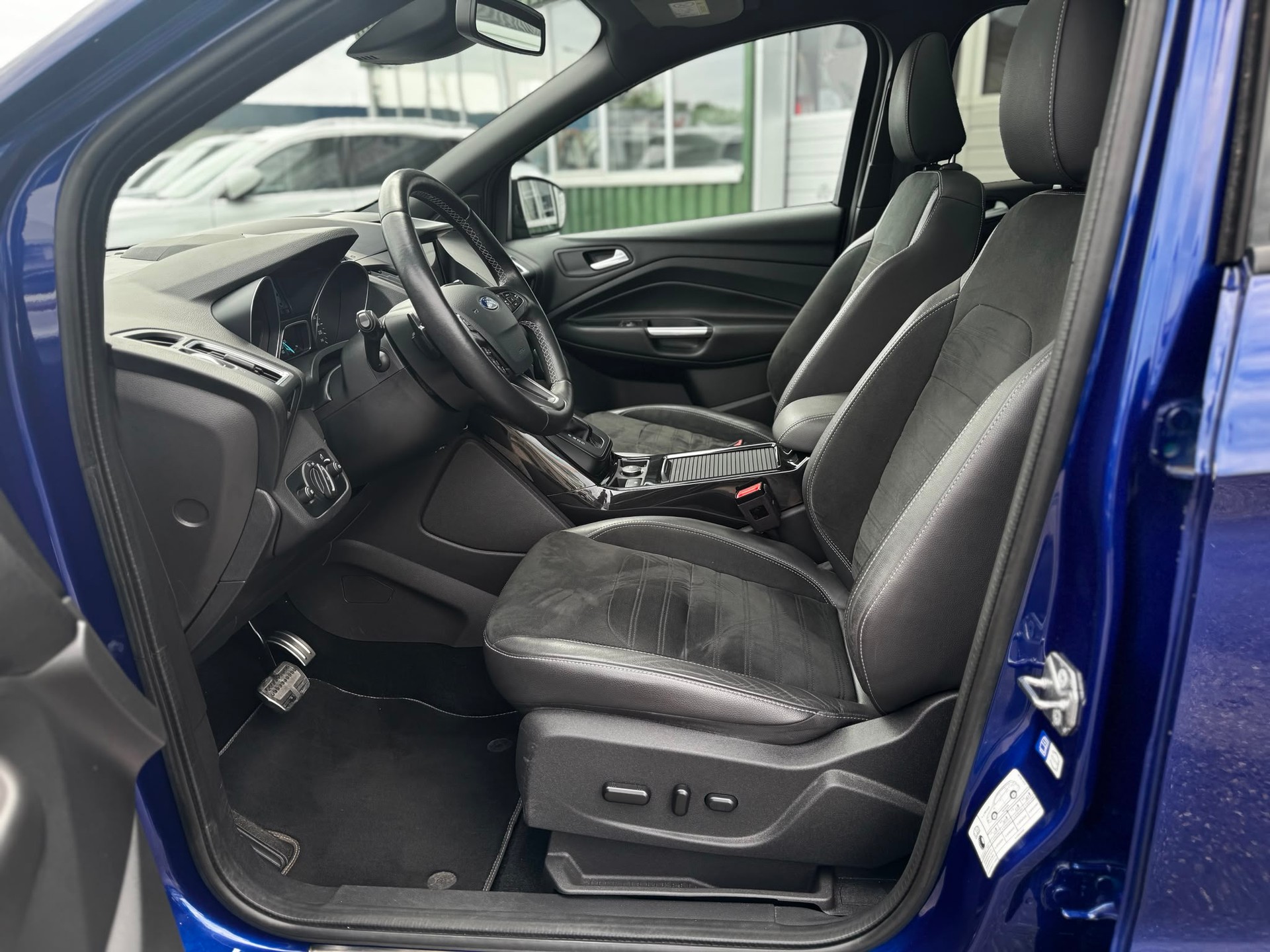 FORD Kuga 2.0 TDCi ST Line 4WD PowerShift-image-14