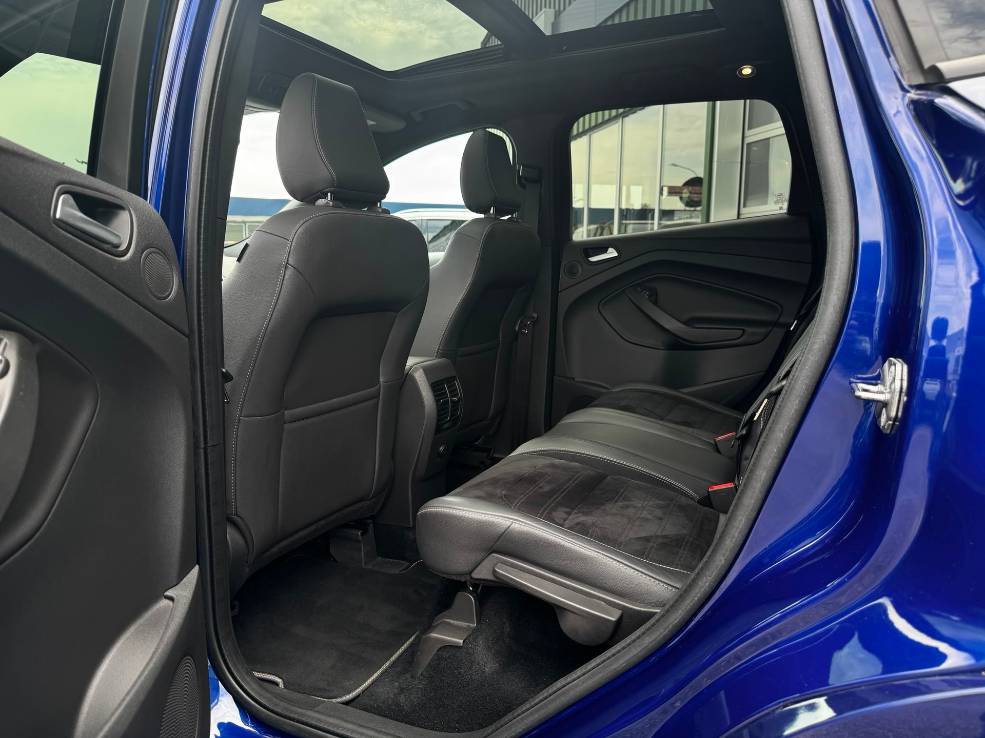 FORD Kuga 2.0 TDCi ST Line 4WD PowerShift-image-22