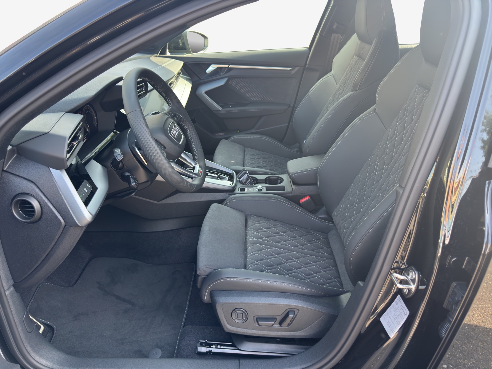 AUDI A3 Sportback TFSI e 200 kW S line S tronic-image-7