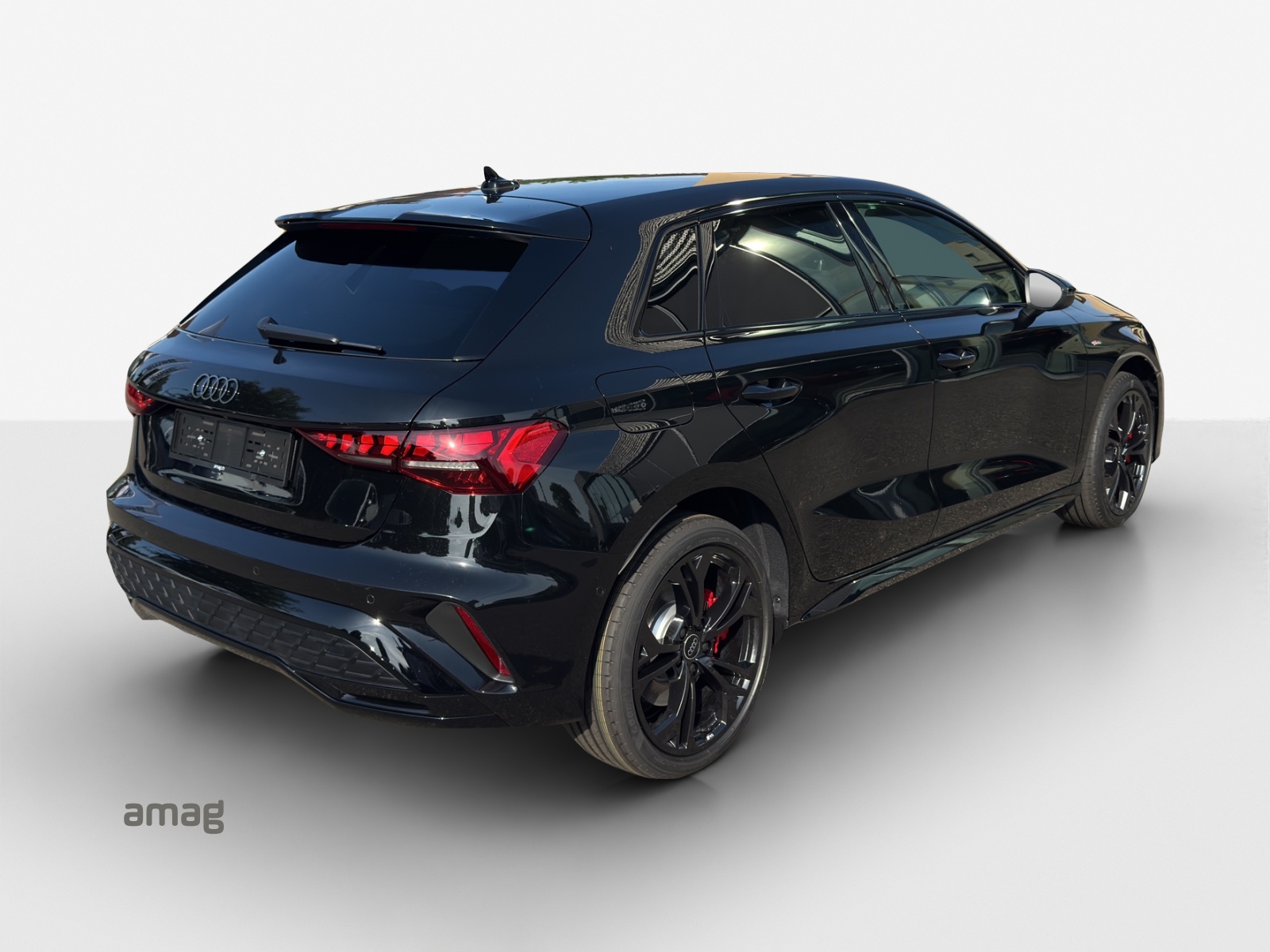 AUDI A3 Sportback TFSI e 200 kW S line S tronic-image-4