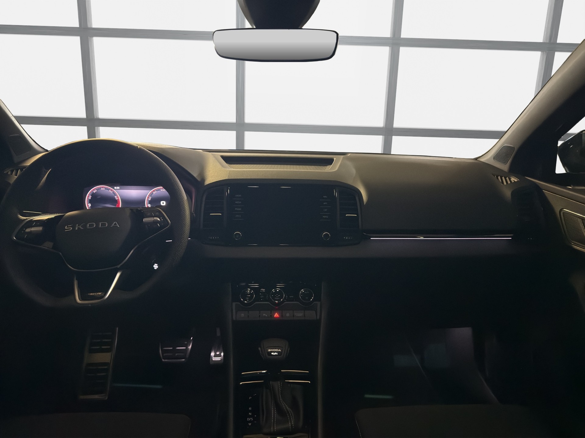 SKODA Karoq 2.0 TSI SportLine 4x4 DSG-image-9