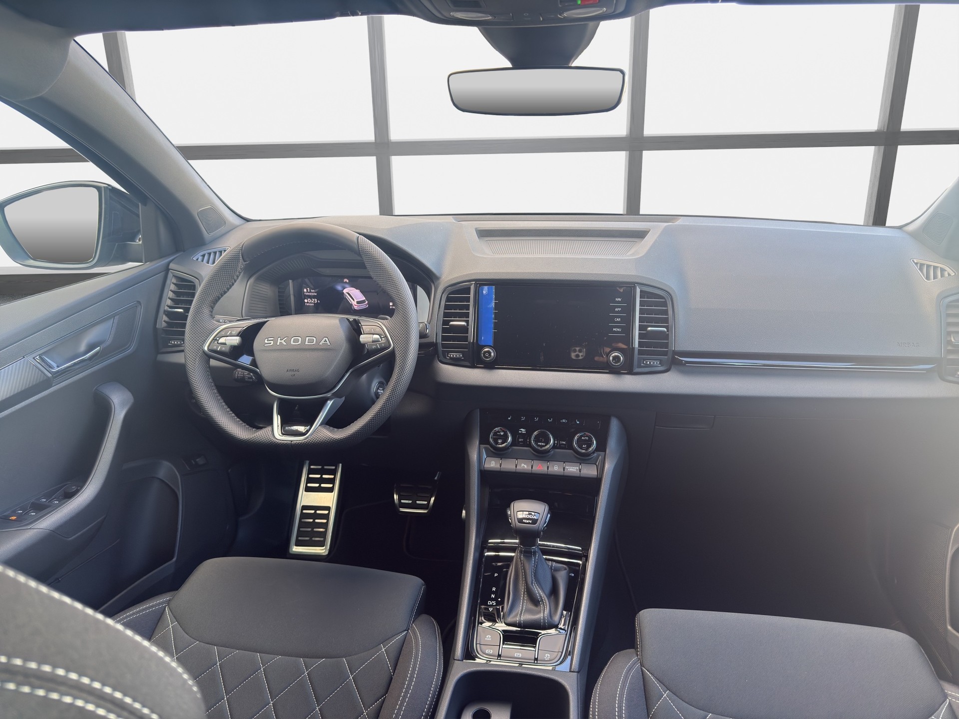 SKODA Karoq 2.0 TSI SportLine 4x4 DSG-image-7
