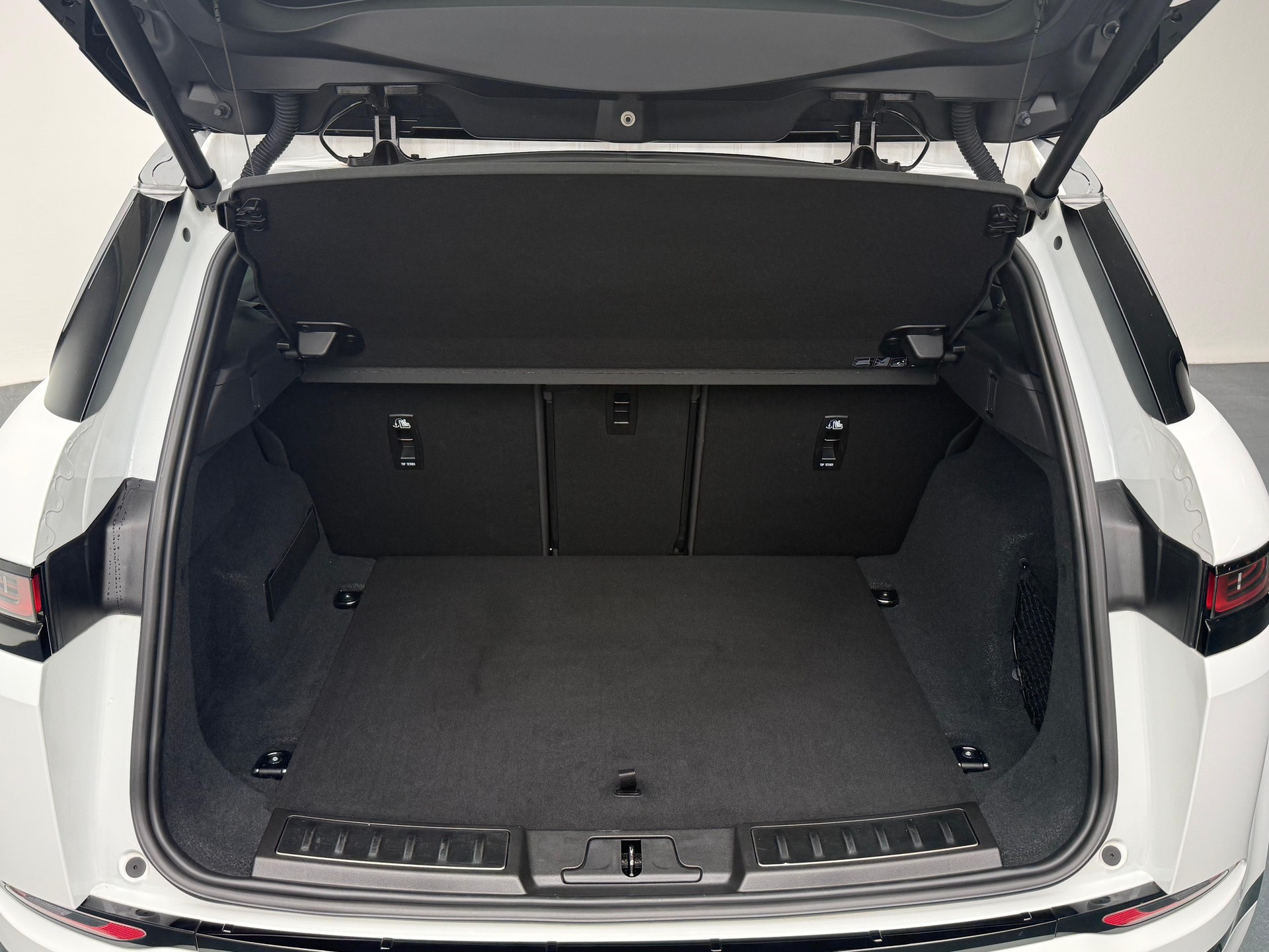 LAND ROVER Range Rover Evoque 1.5 T 300e R-Dynamic SE-image-10