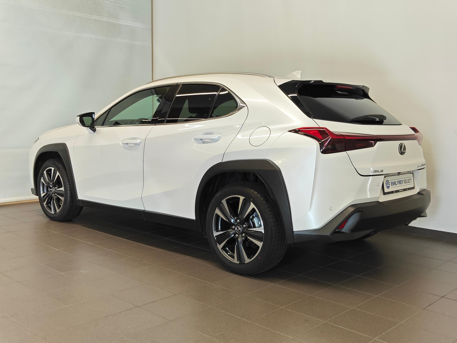 LEXUS UX 250h Comfort - Ruote invernali & Servizi inclusi-image-3
