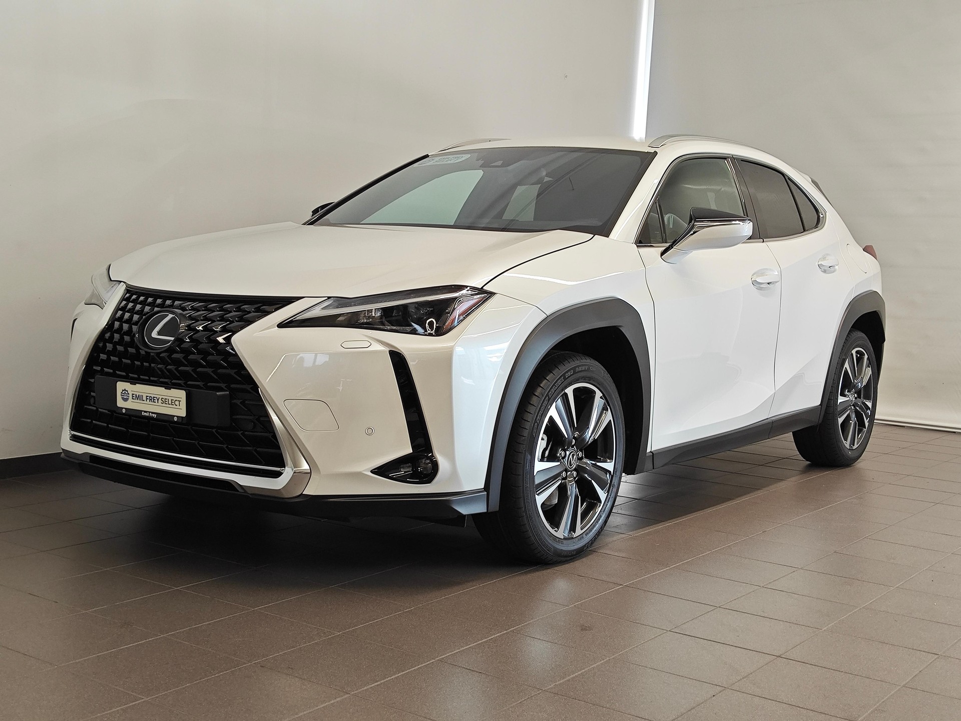 LEXUS UX 250h Comfort - Ruote invernali & Servizi inclusi-image-1