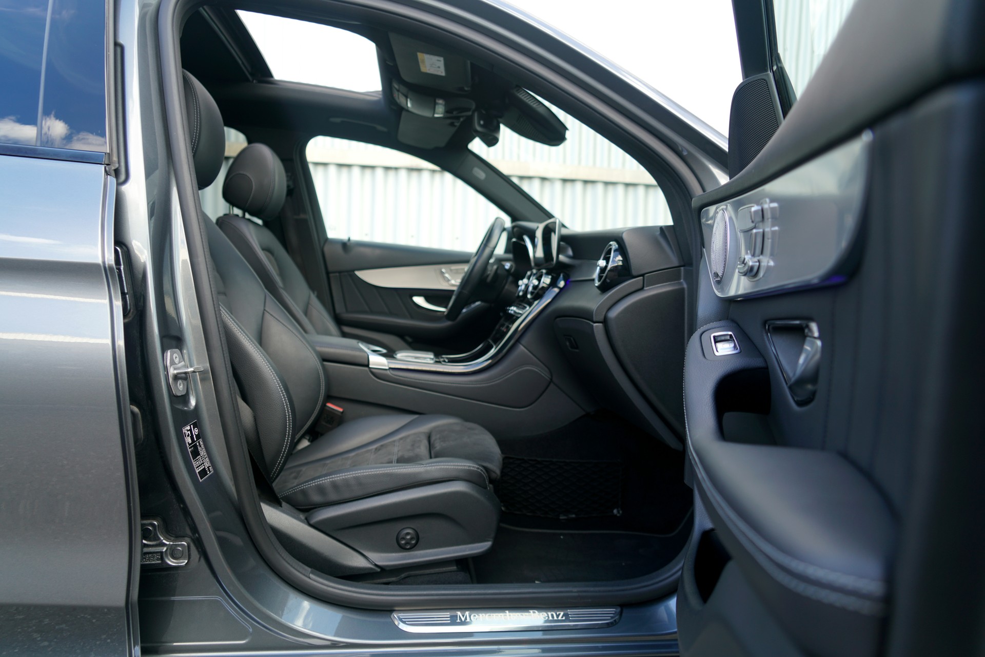 MERCEDES-BENZ GLC 220 d AMG Line 4Matic 9G-Tronic (CH)-image-12
