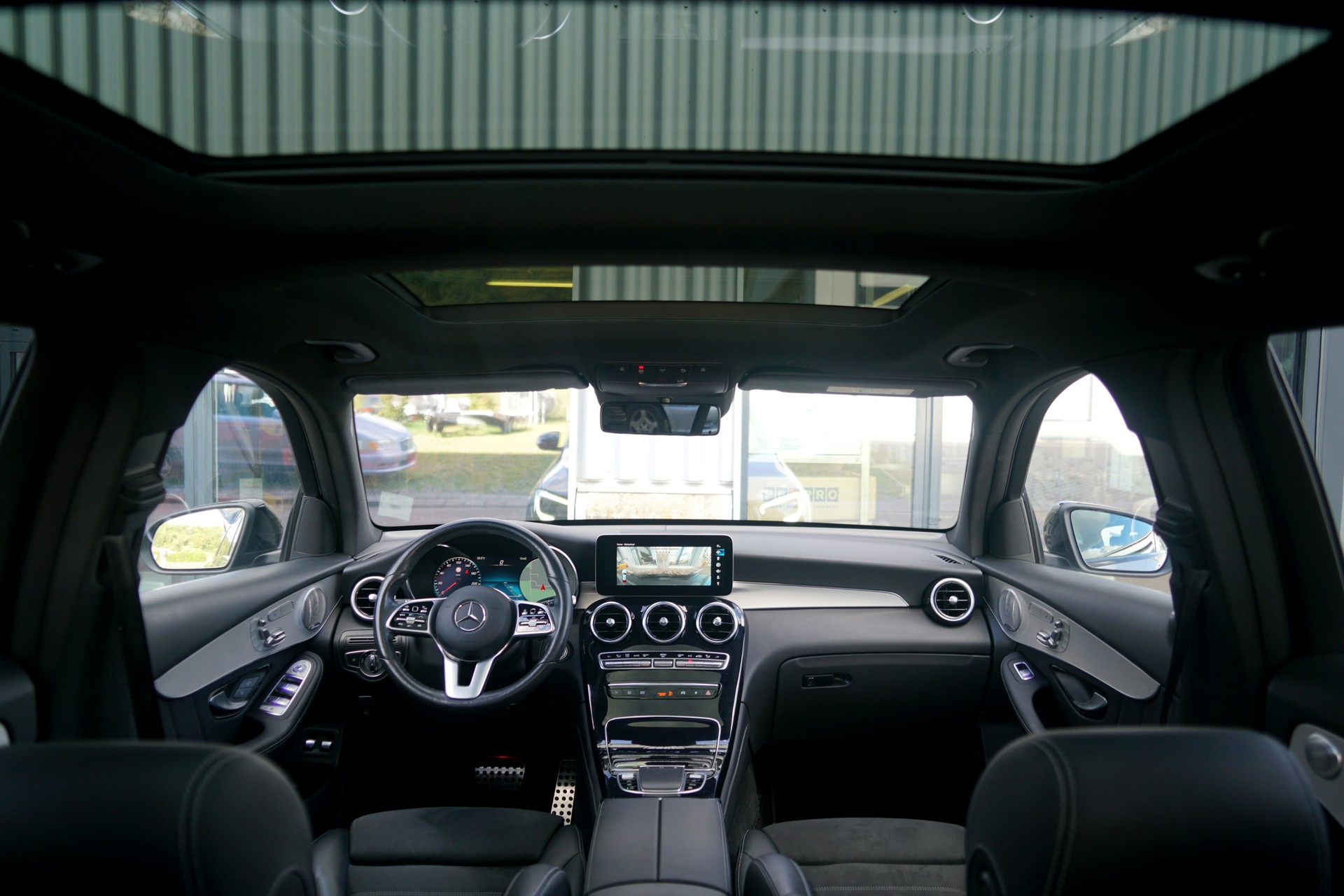 MERCEDES-BENZ GLC 220 d AMG Line 4Matic 9G-Tronic (CH)-image-14