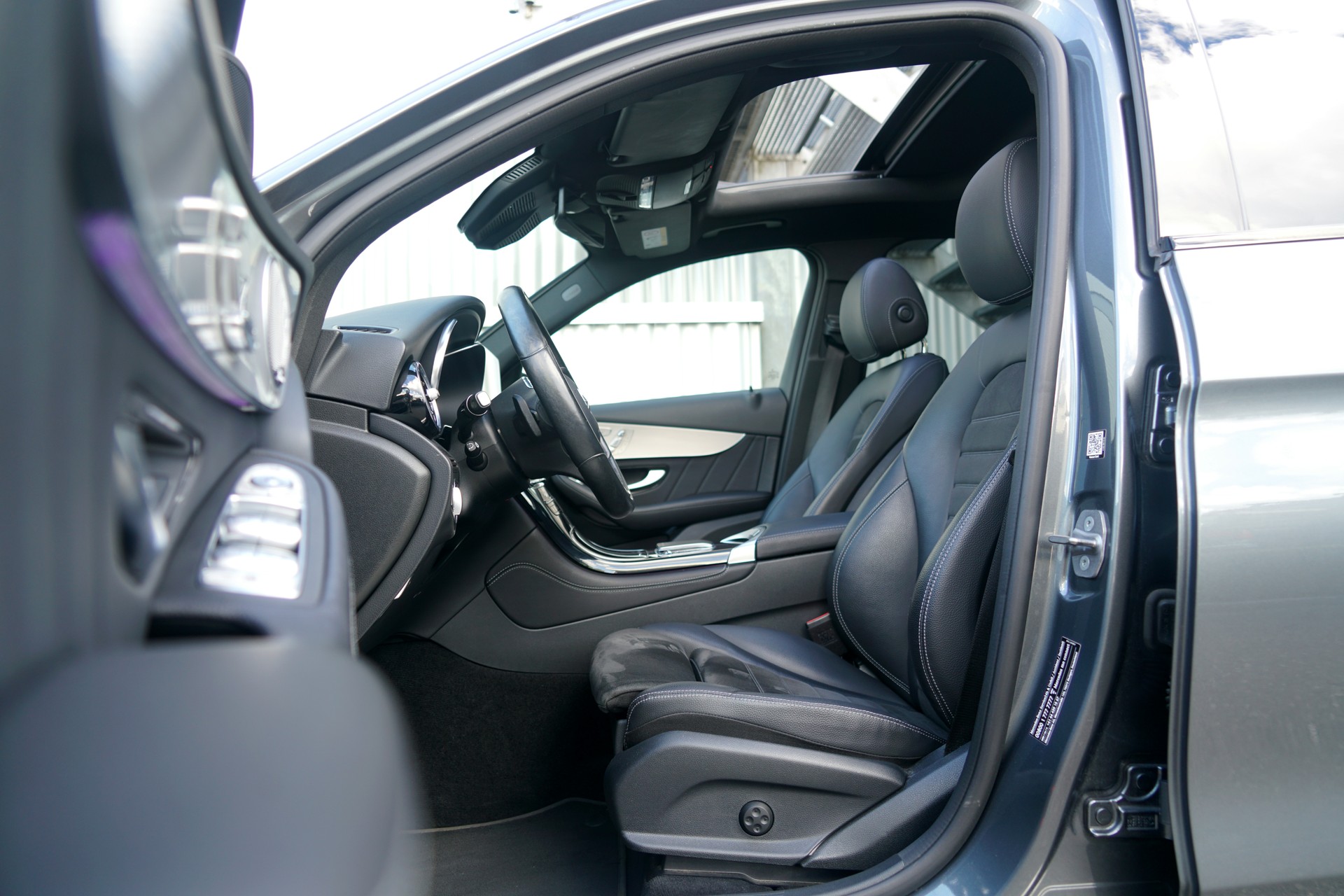 MERCEDES-BENZ GLC 220 d AMG Line 4Matic 9G-Tronic (CH)-image-7