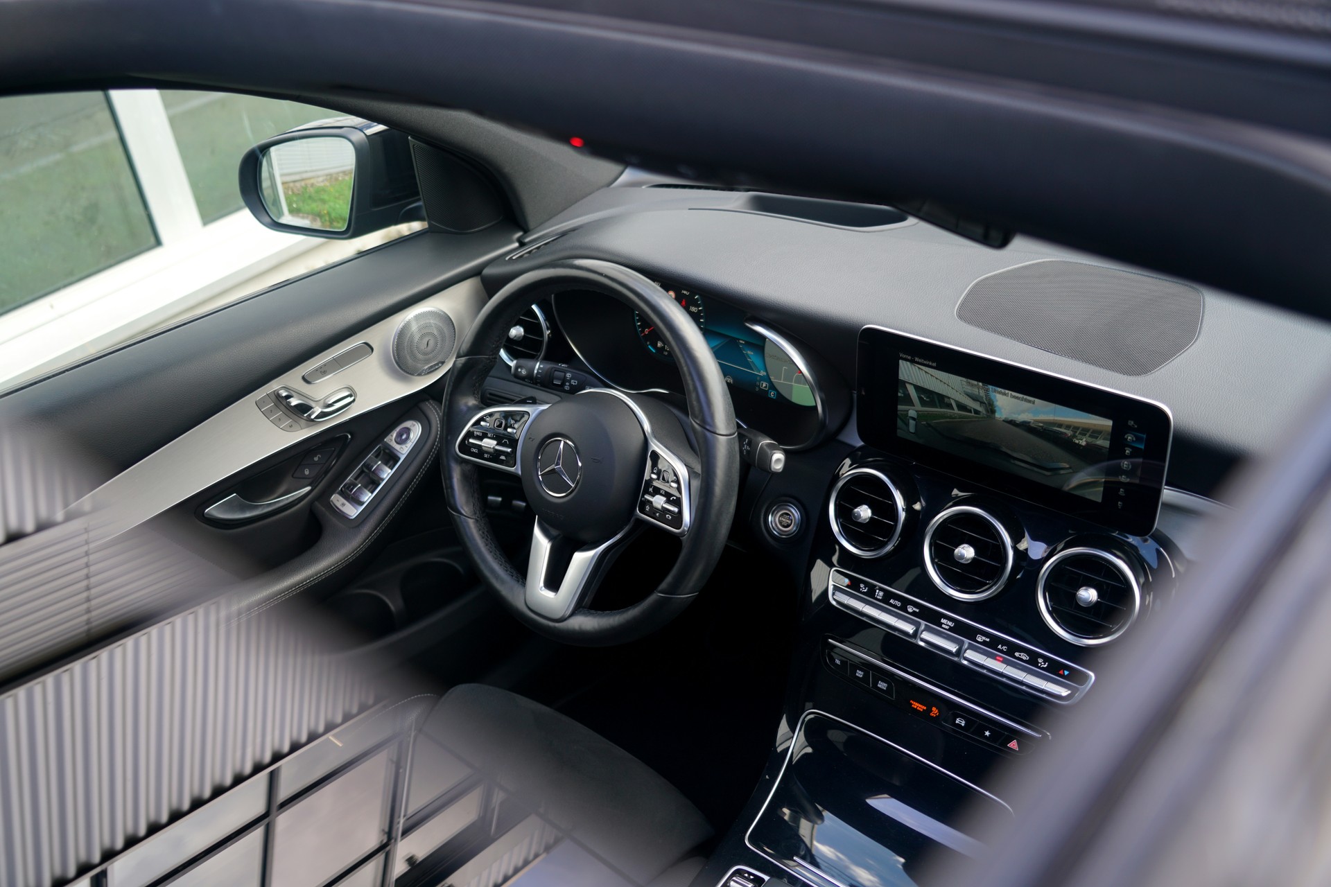 MERCEDES-BENZ GLC 220 d AMG Line 4Matic 9G-Tronic (CH)-image-3