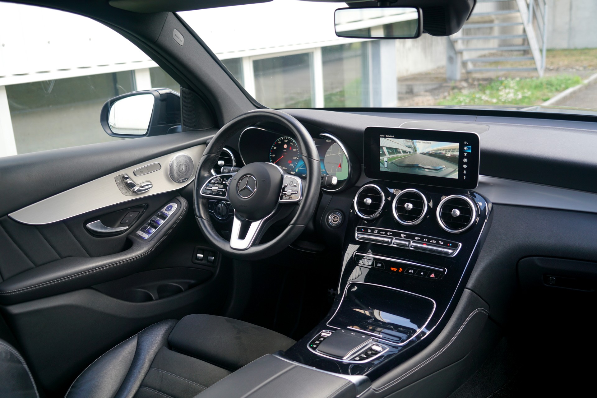 MERCEDES-BENZ GLC 220 d AMG Line 4Matic 9G-Tronic (CH)-image-13
