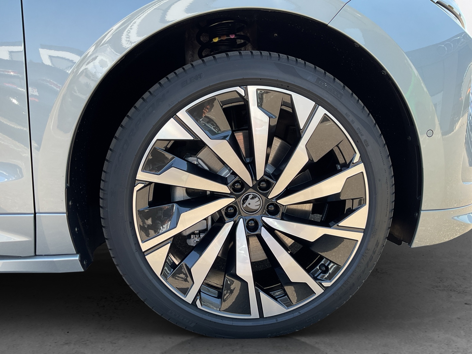 SKODA Enyaq 85x Sportline 4x4-image-12