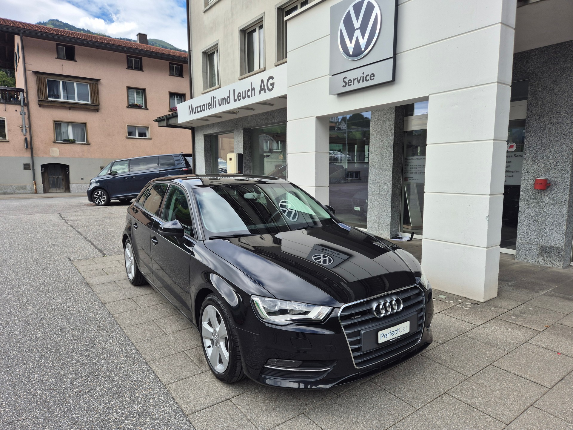 AUDI A3 Sportback 2.0 TDI Ambition quattro-image-1