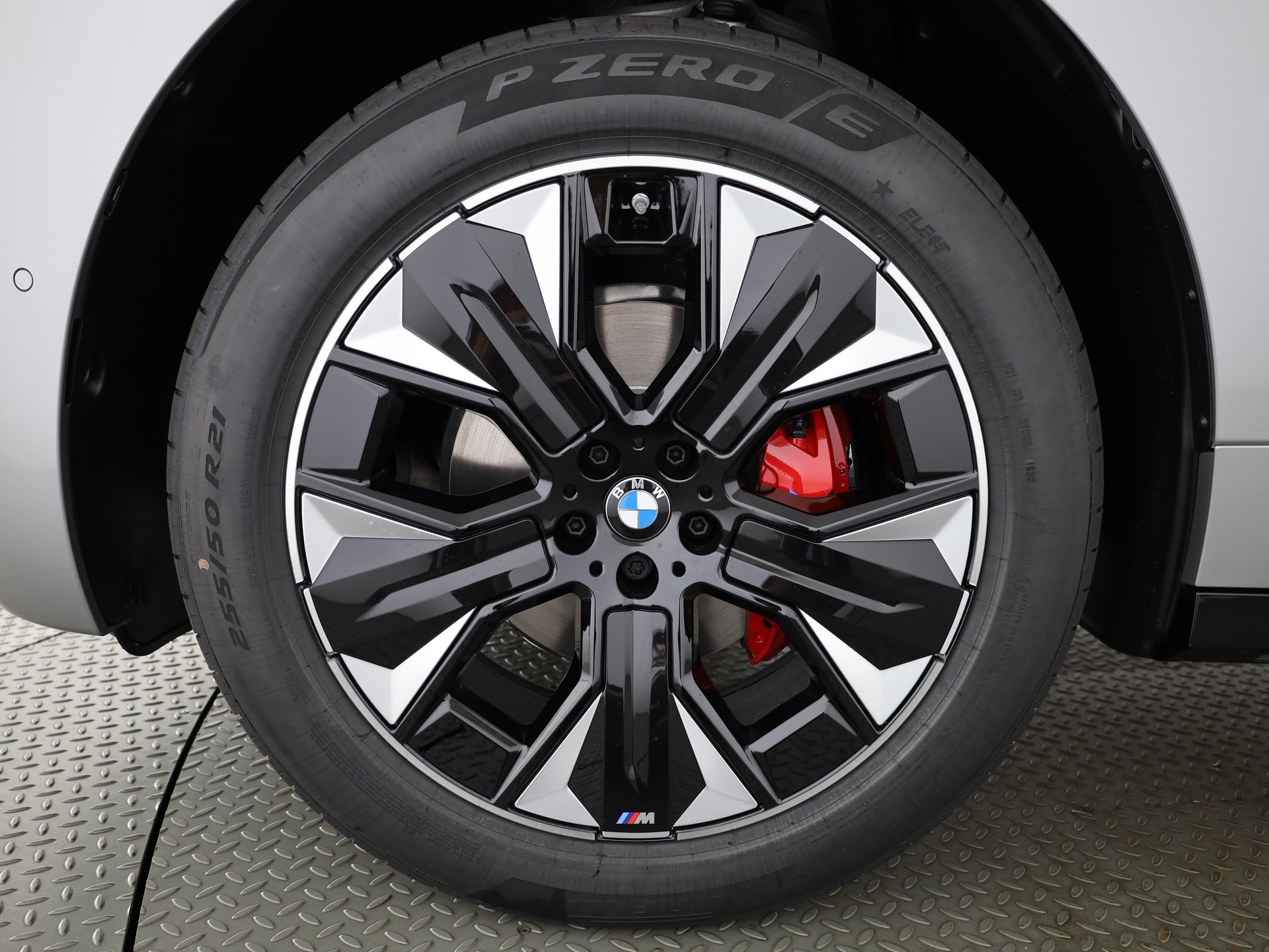 BMW iX xDrive60-image-21