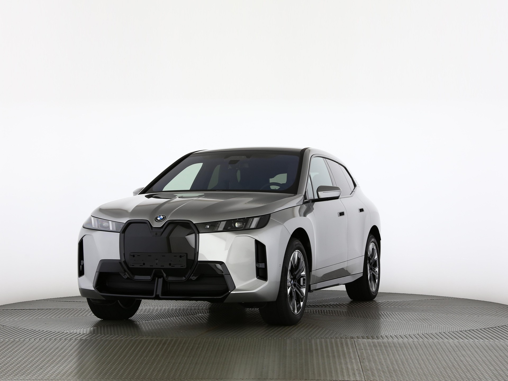 BMW iX xDrive60-image-0
