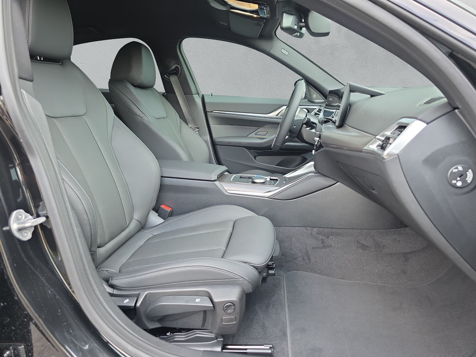 BMW i4 xDrive 40 M Sport **Action de leasing à 0.9%**-image-12