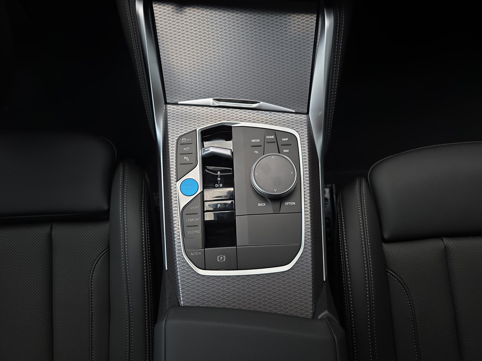 BMW i4 xDrive 40 M Sport **Action de leasing à 0.9%**-image-24