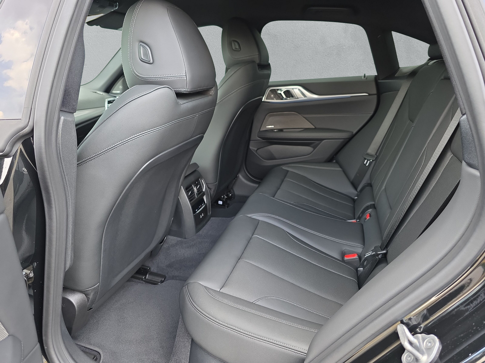 BMW i4 xDrive 40 M Sport **Action de leasing à 0.9%**-image-15