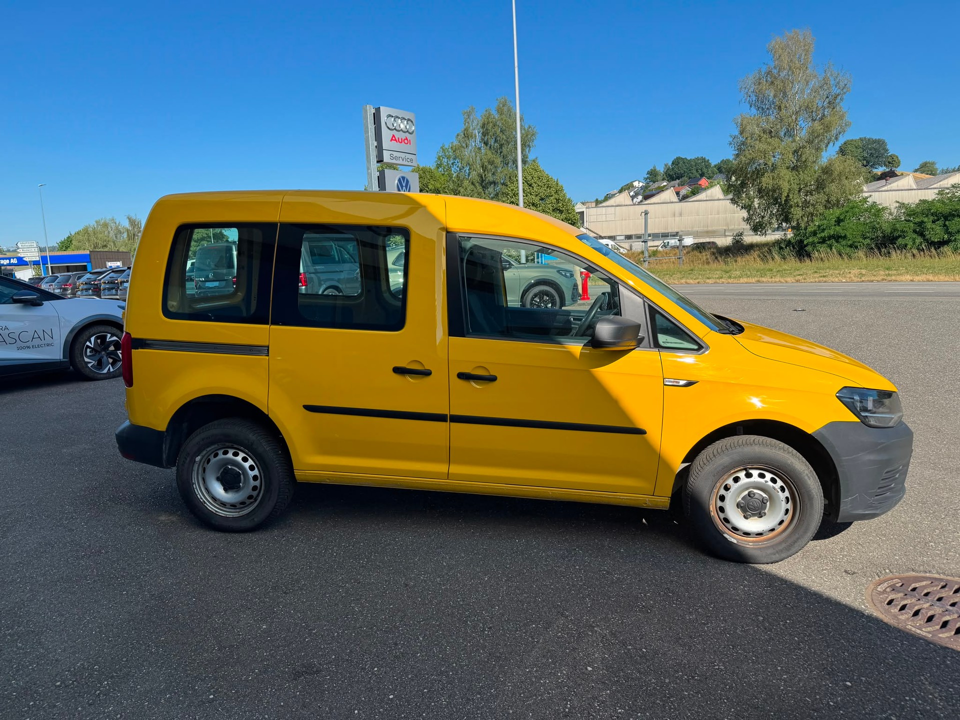 VW Caddy 2.0TDI 4Motion BlueMotion Technology 4x4 Handschaltung-image-3