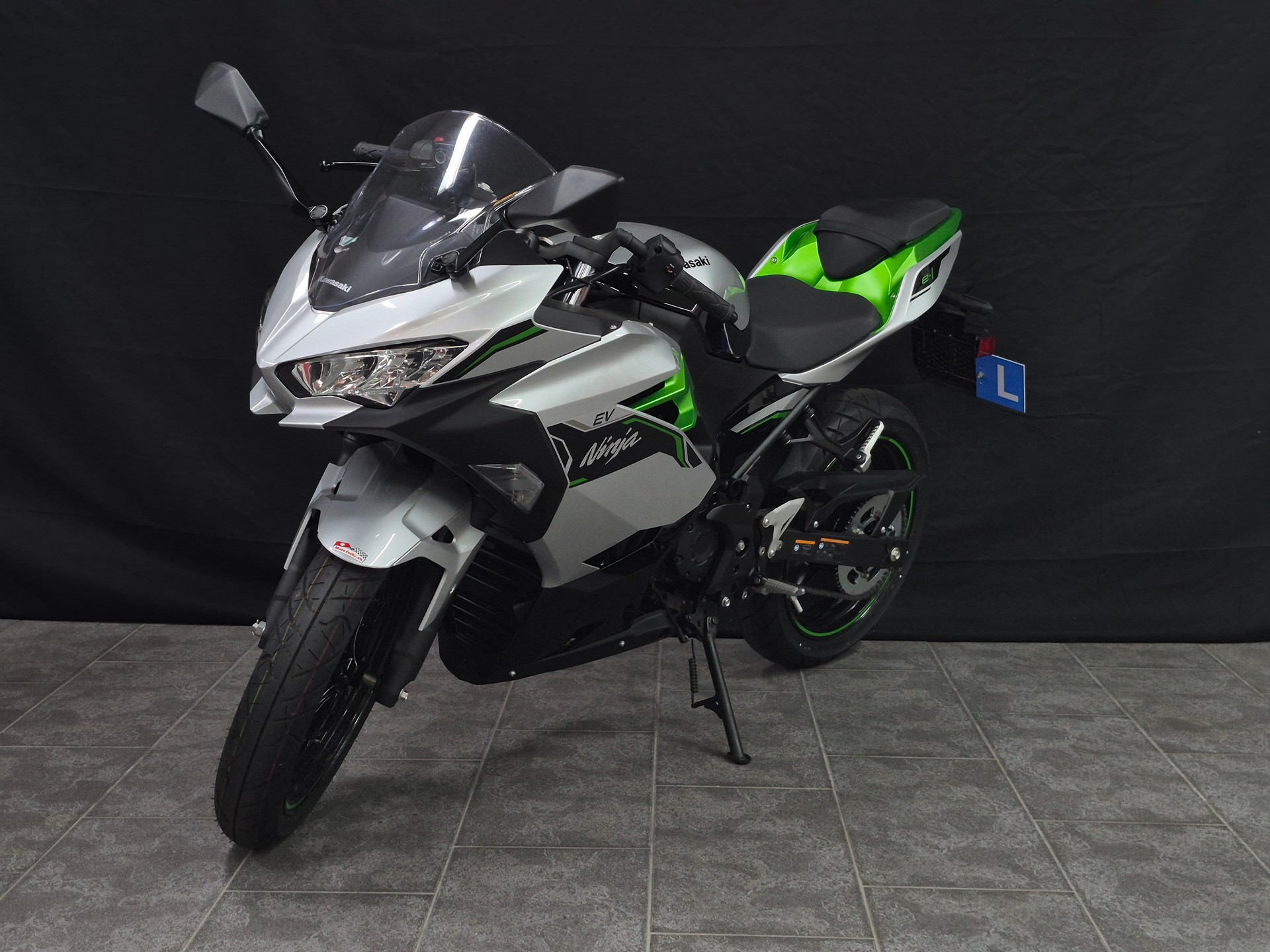 KAWASAKI Ninja e-1-showroom-element-3