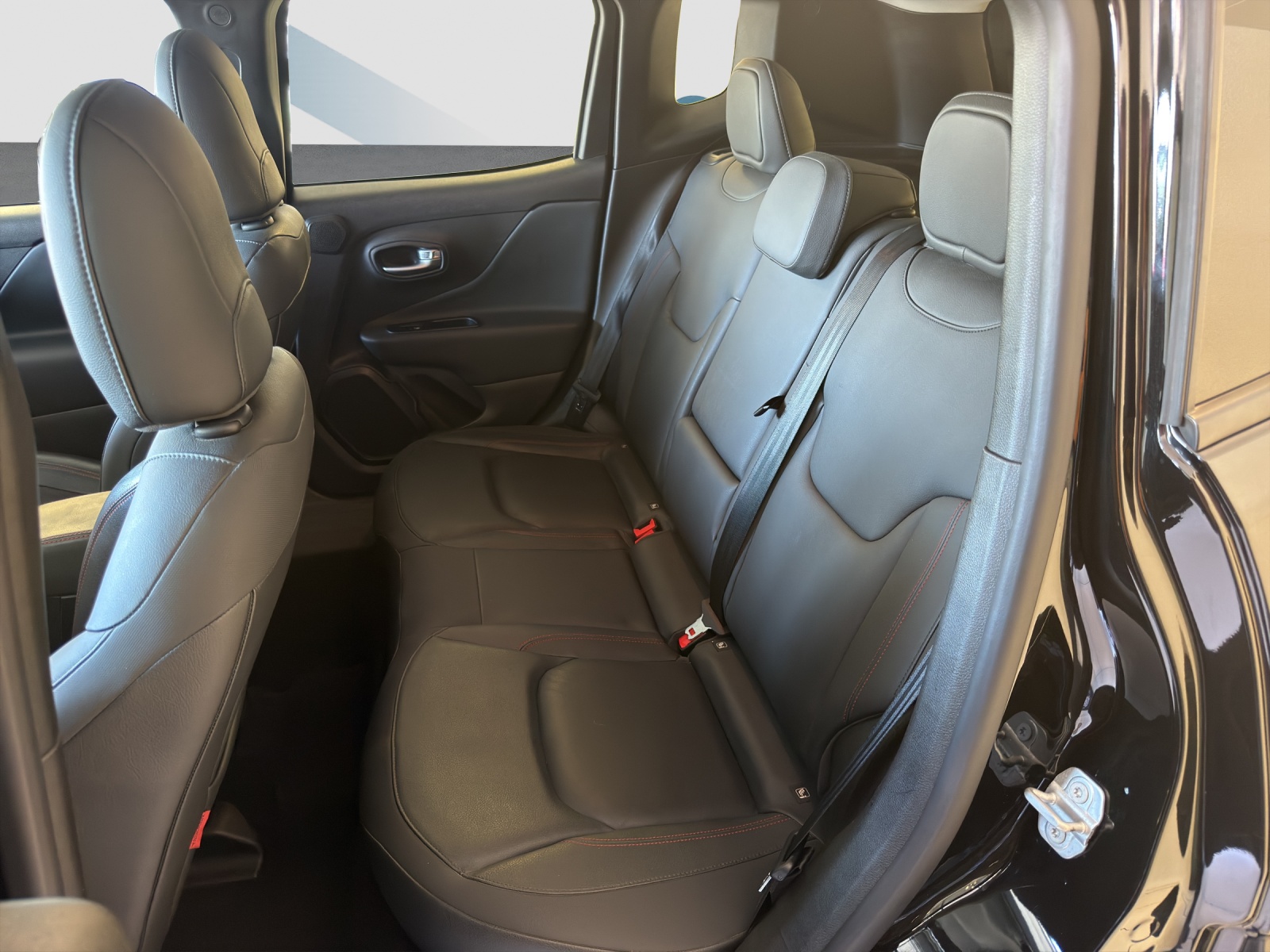 JEEP RENEGADE 1.3 Trailhawk Plus-image-6
