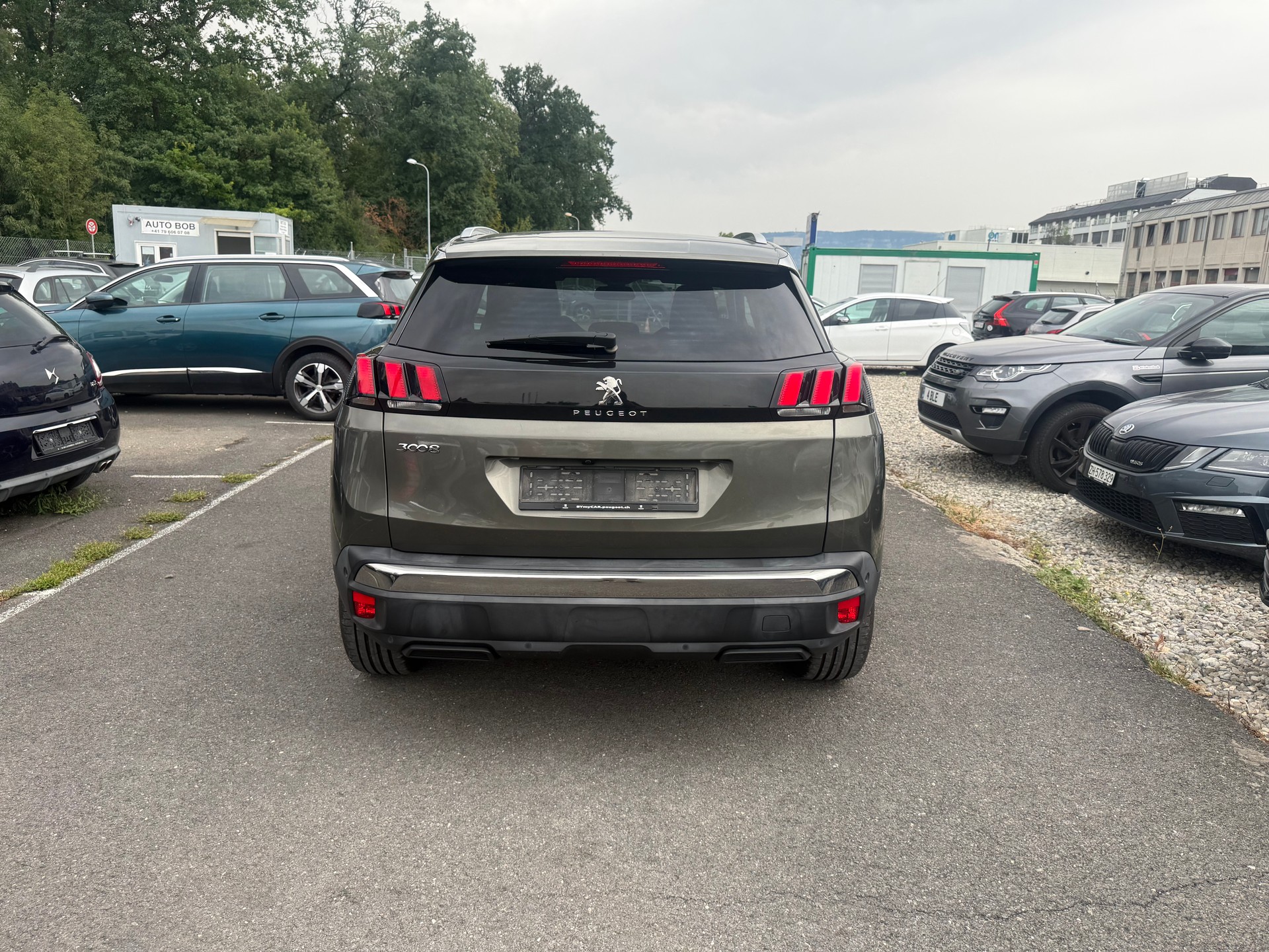PEUGEOT 3008 1.2 PureTech Allure EAT-image-3